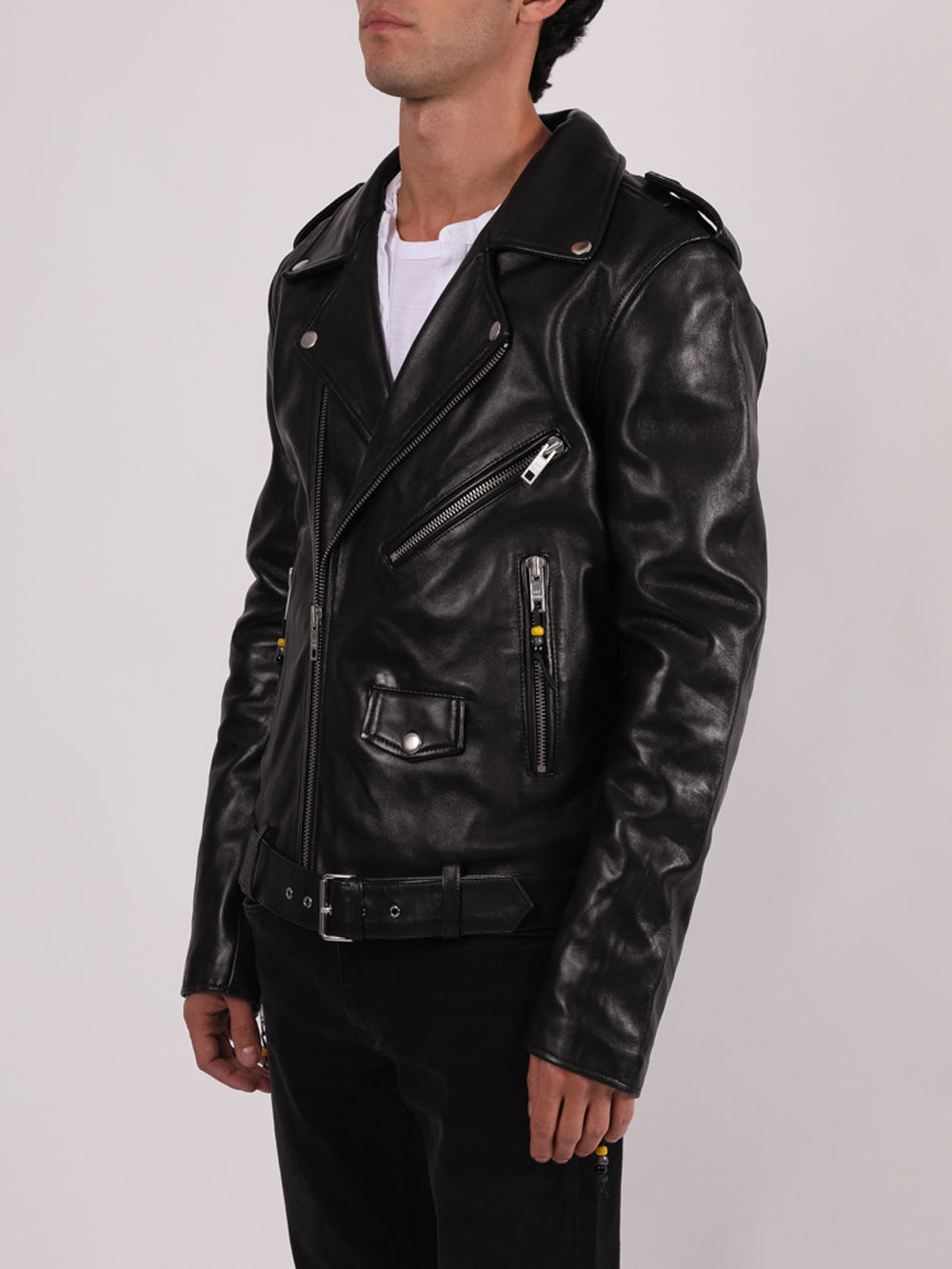 MK05L101_Black_03.jpg