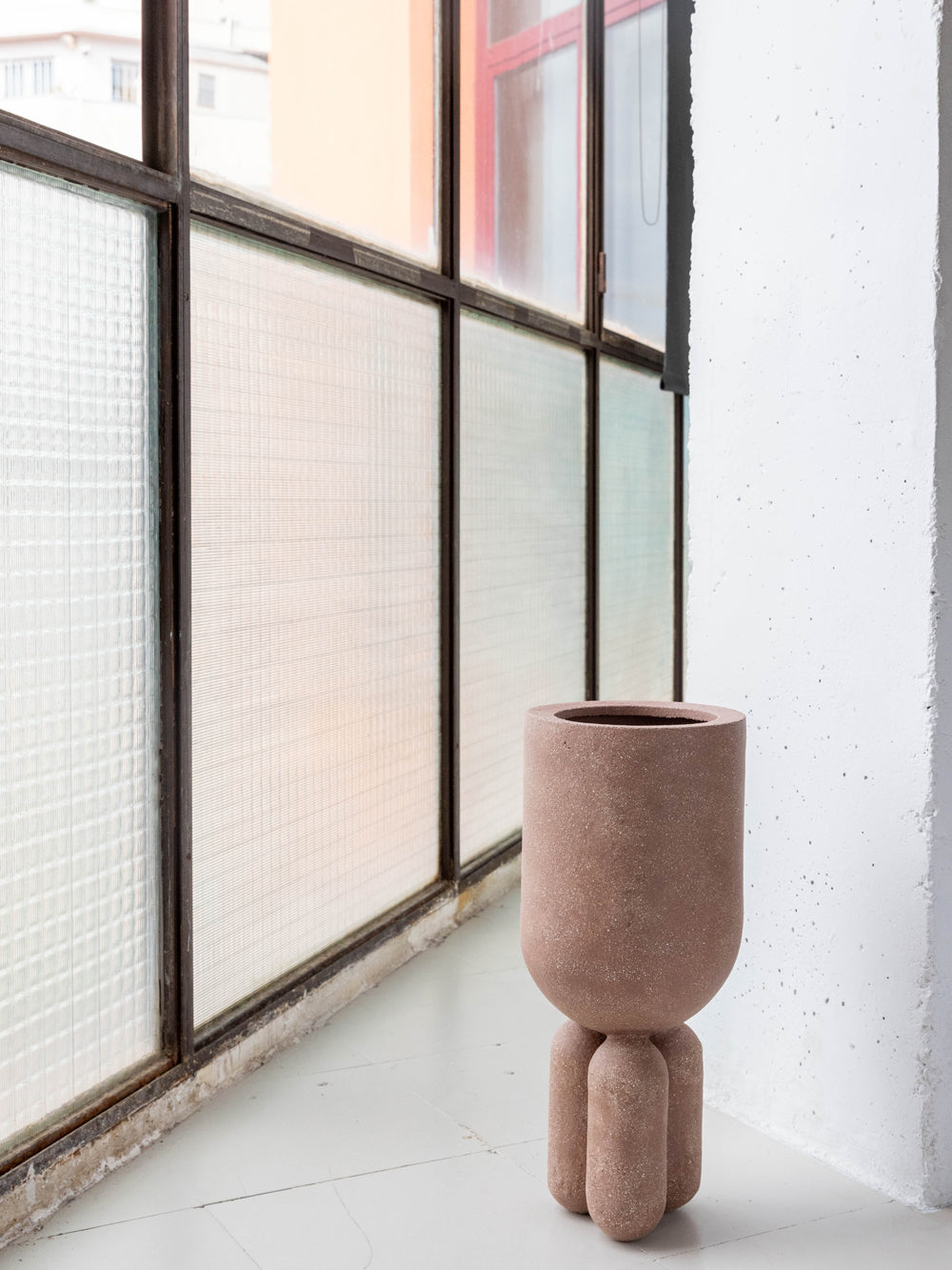 PLANTER-M_Brown_03.jpg