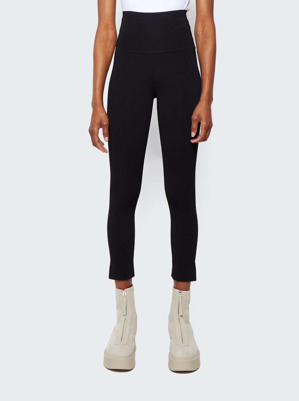 9012400 K400_Black_03.jpg