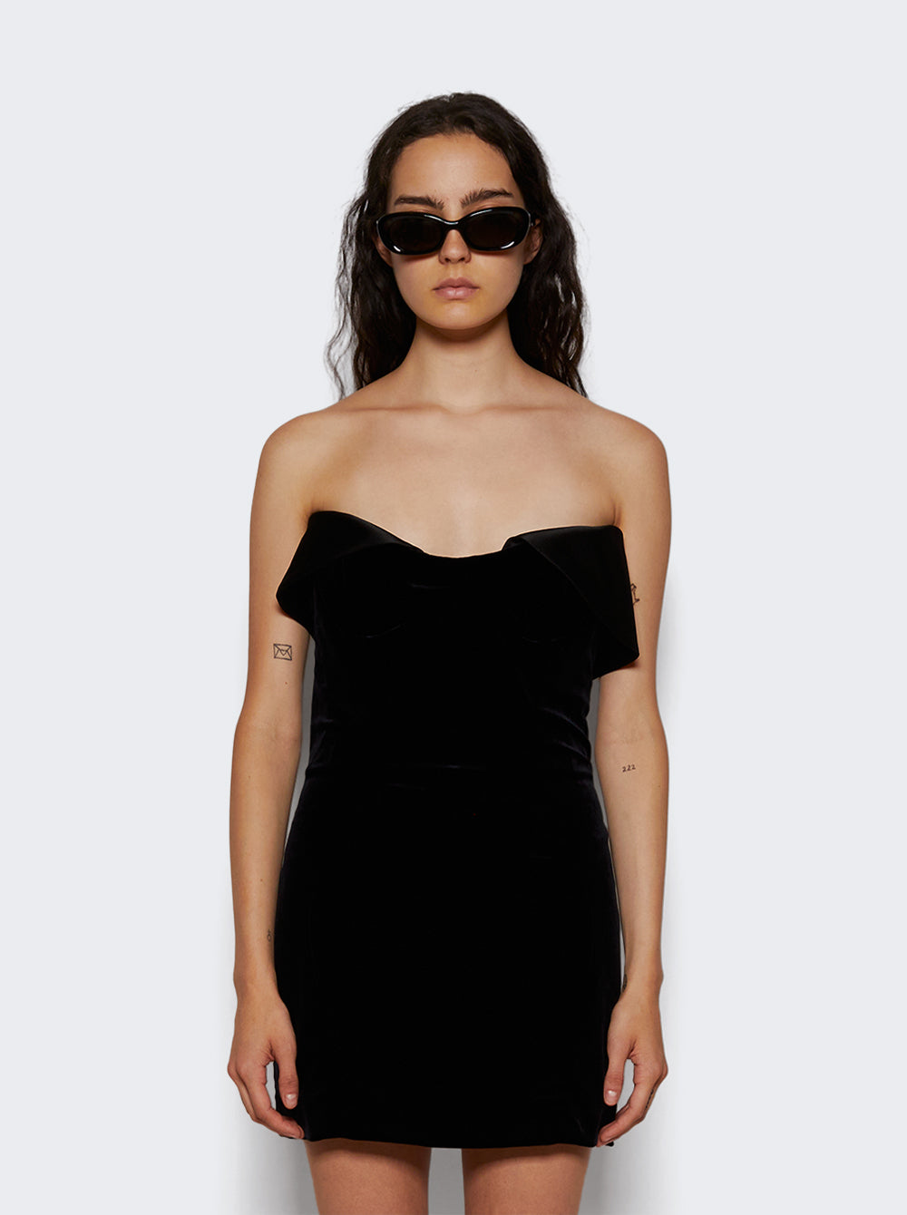 24F1RO1648471_Black_03.jpg