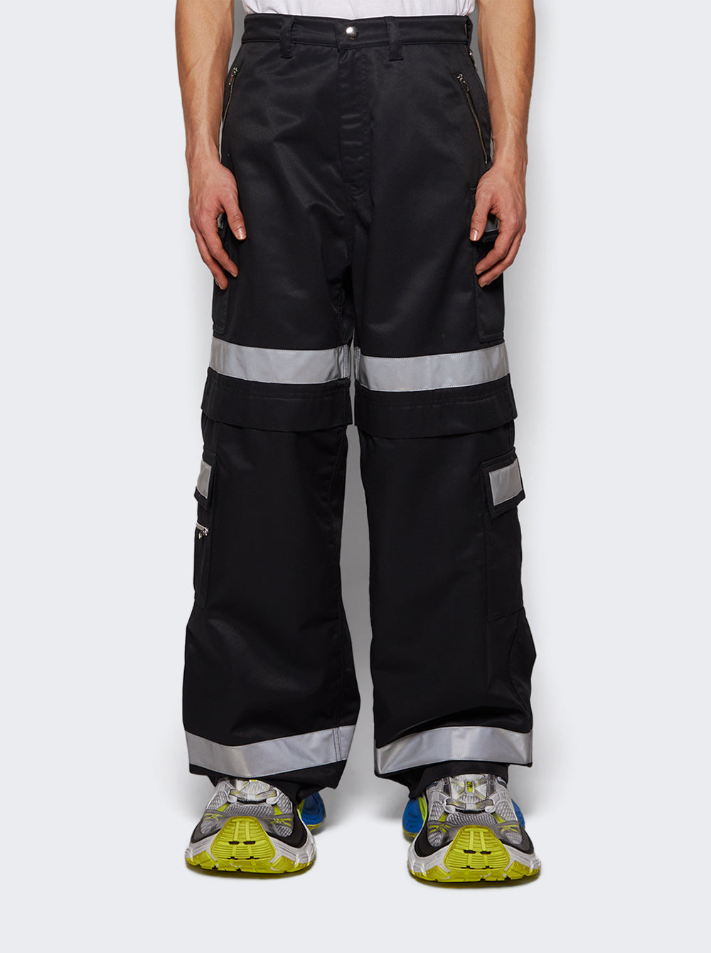 UA66PA300B_Black_03.jpg
