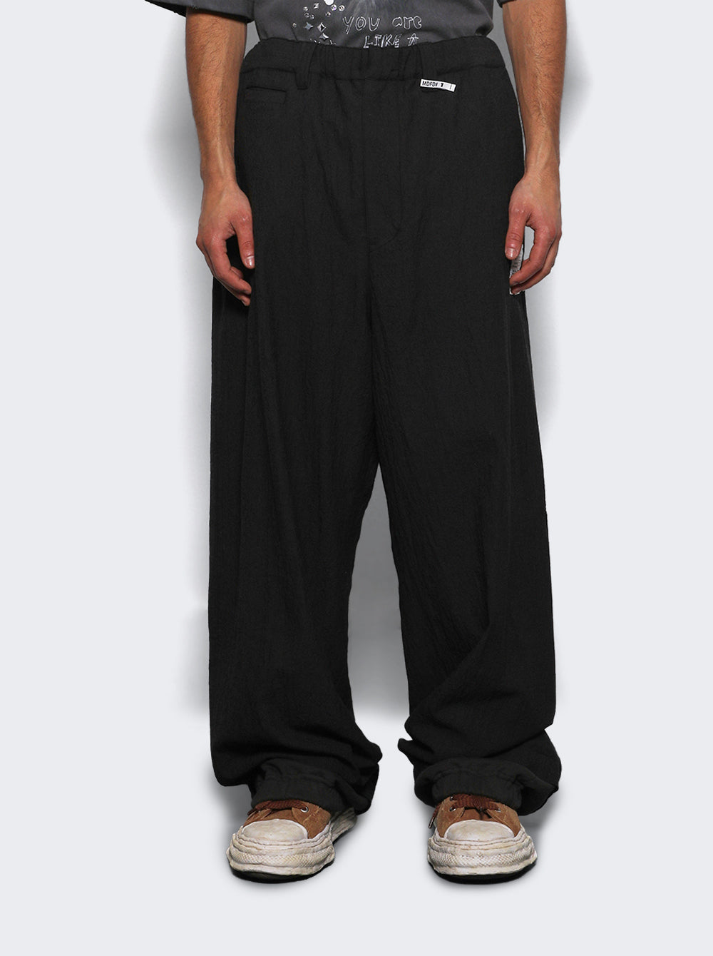J15PT132_Black_03.jpg