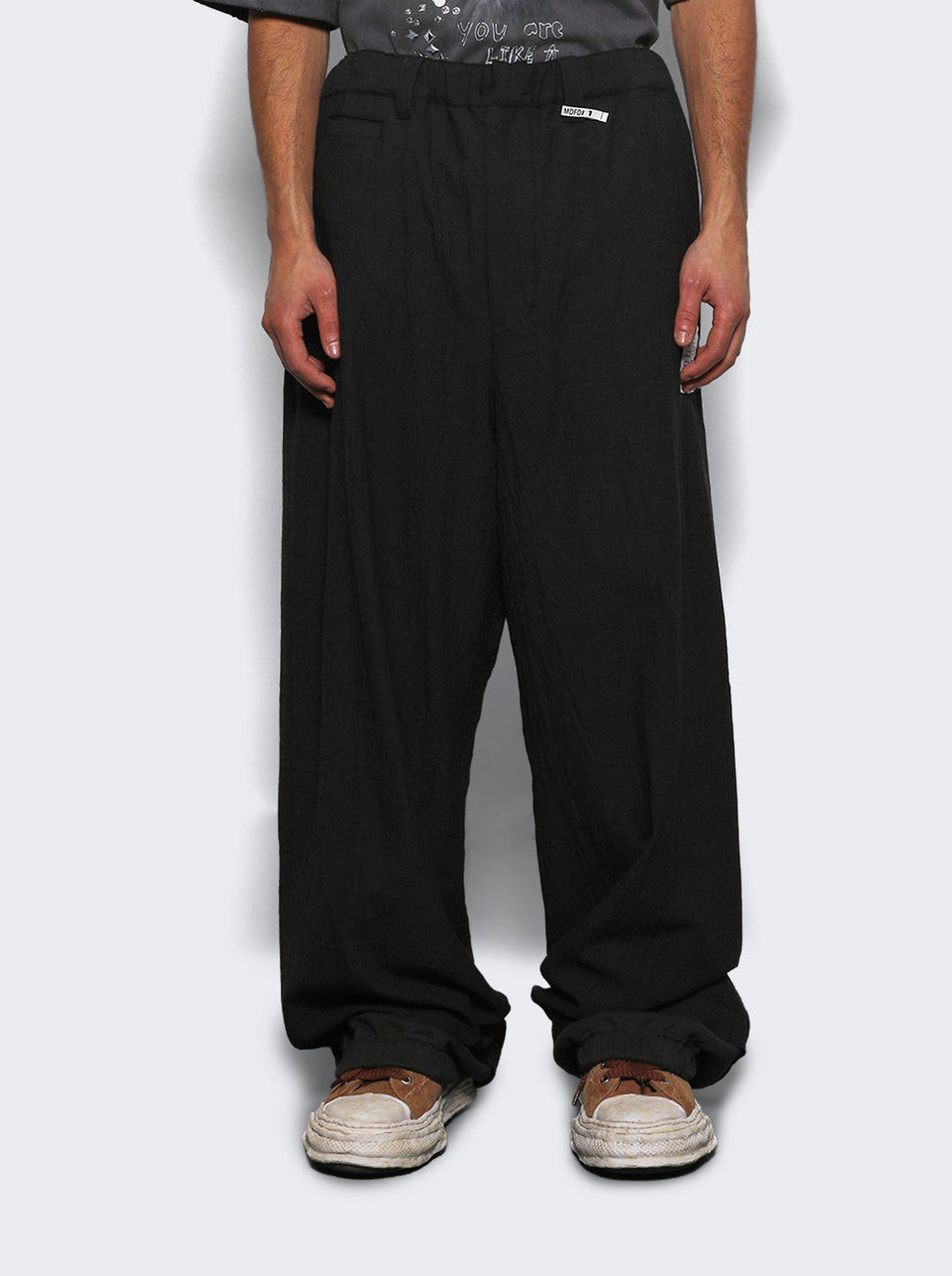 J15PT132_Black_03.jpg