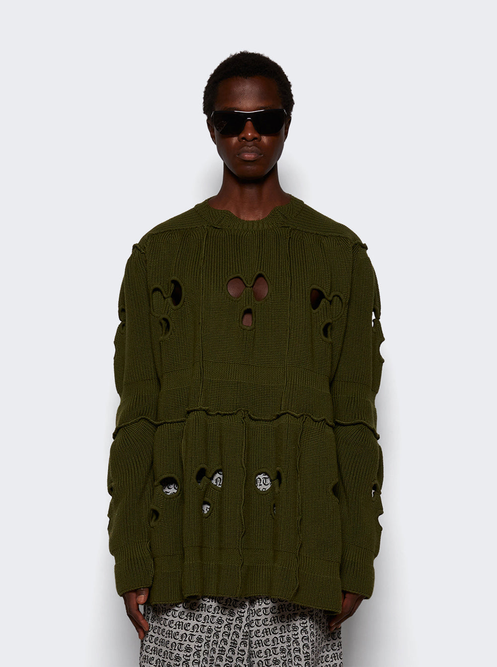 UA65KN130K_Khaki_03.jpg