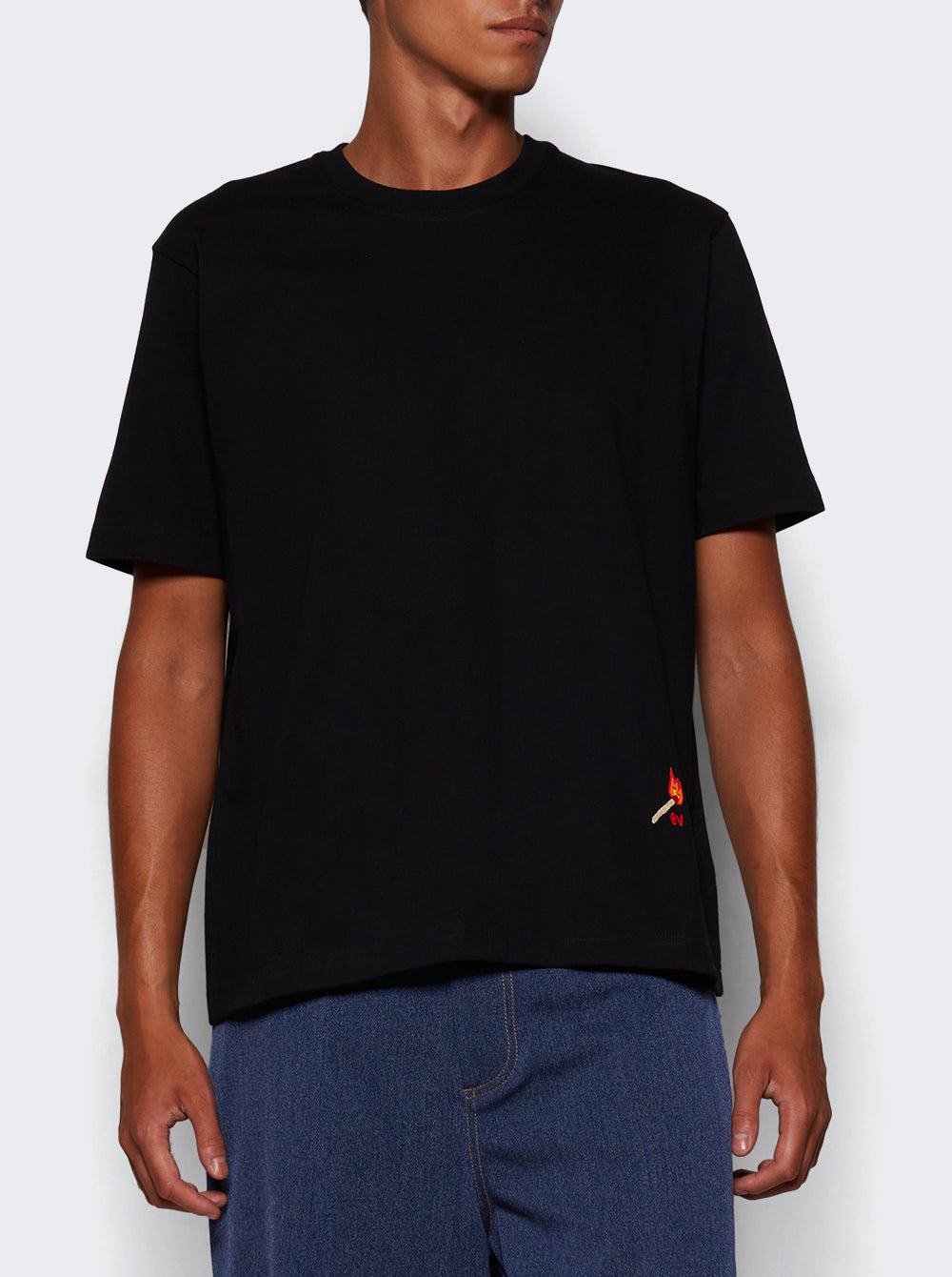 825172 V4N50_Black_03.jpg
