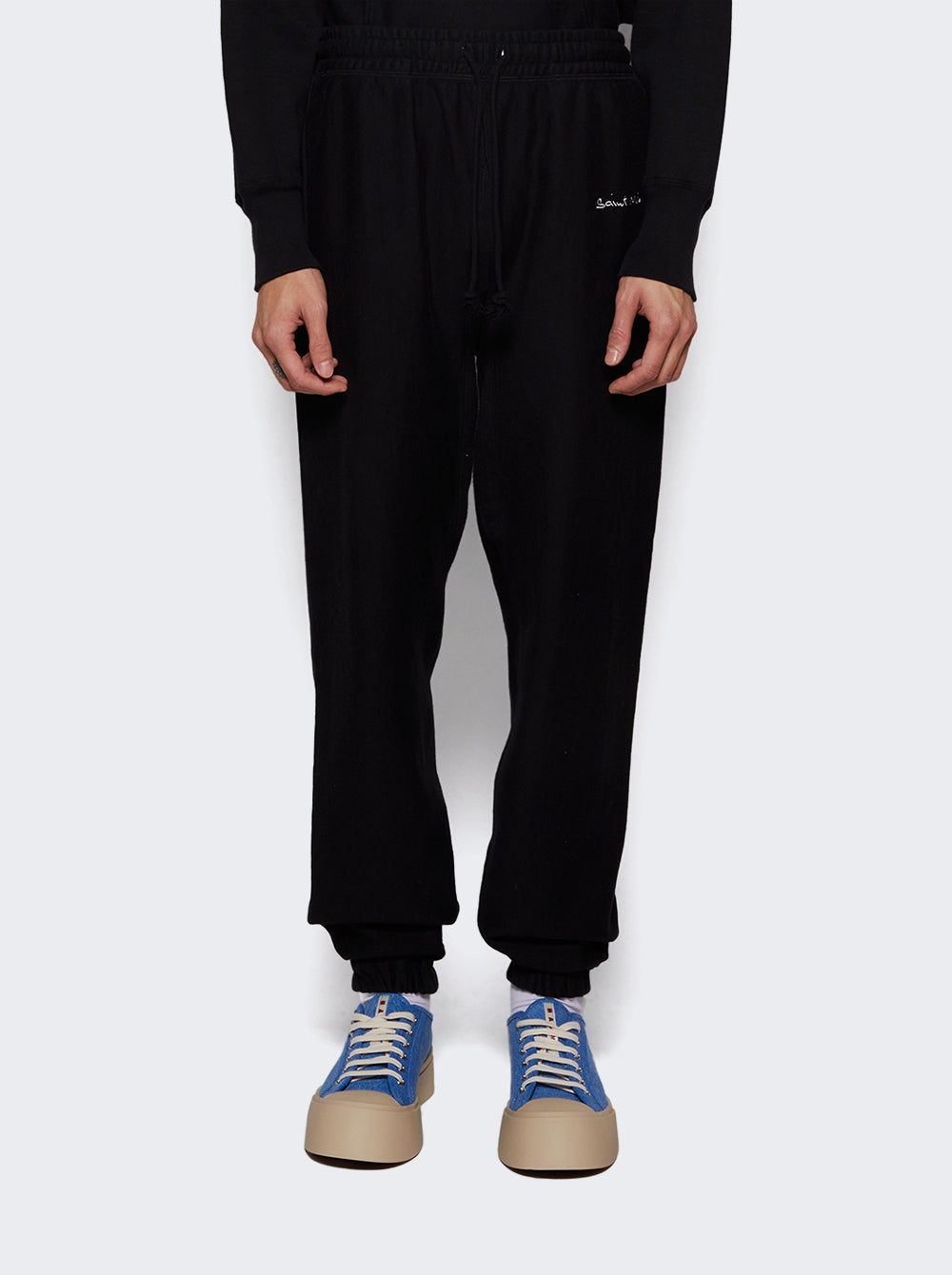 SM-YS1-0000-050_Black_03.jpg