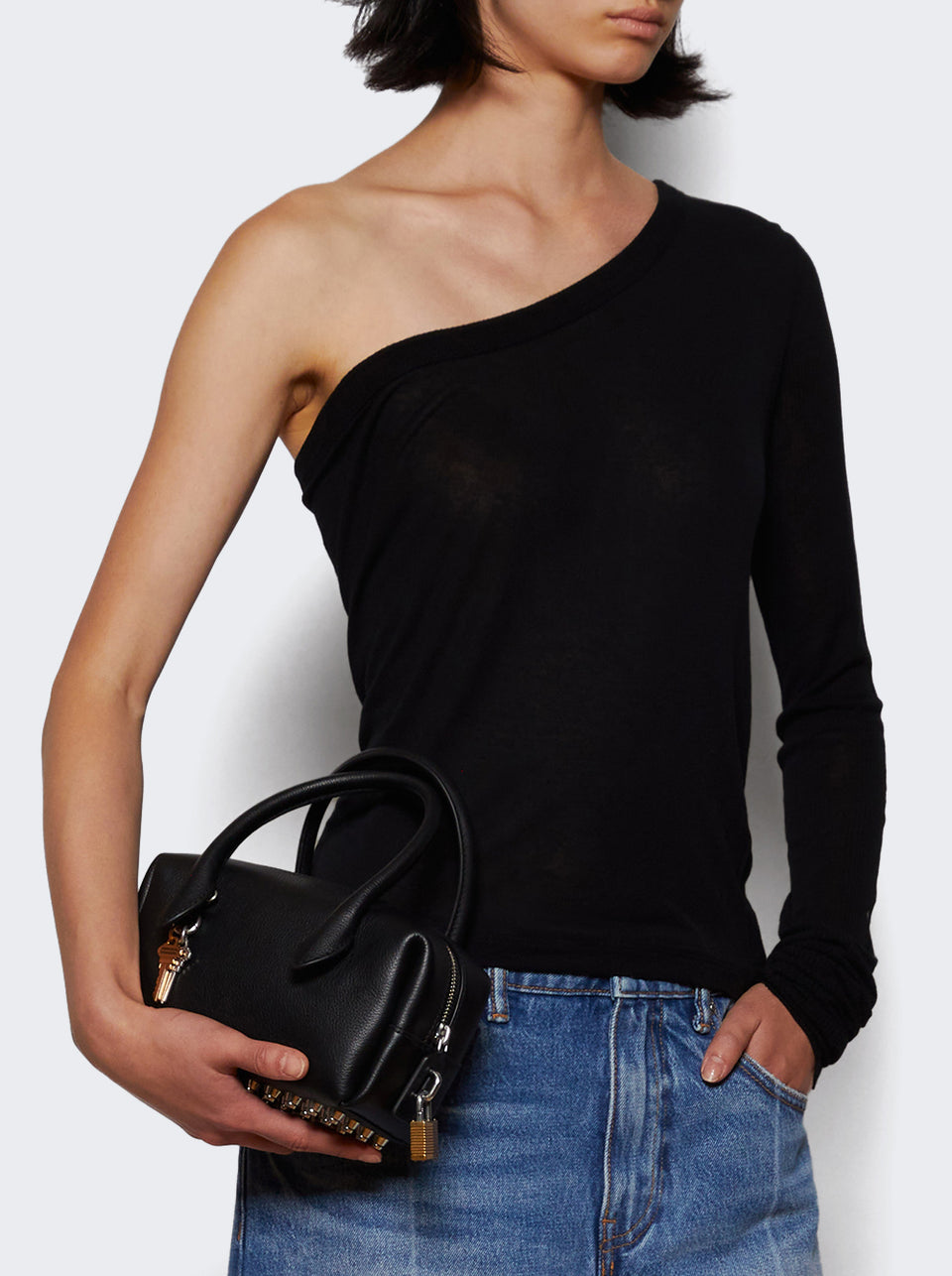 RP02E4261 JS_Black_03.jpg
