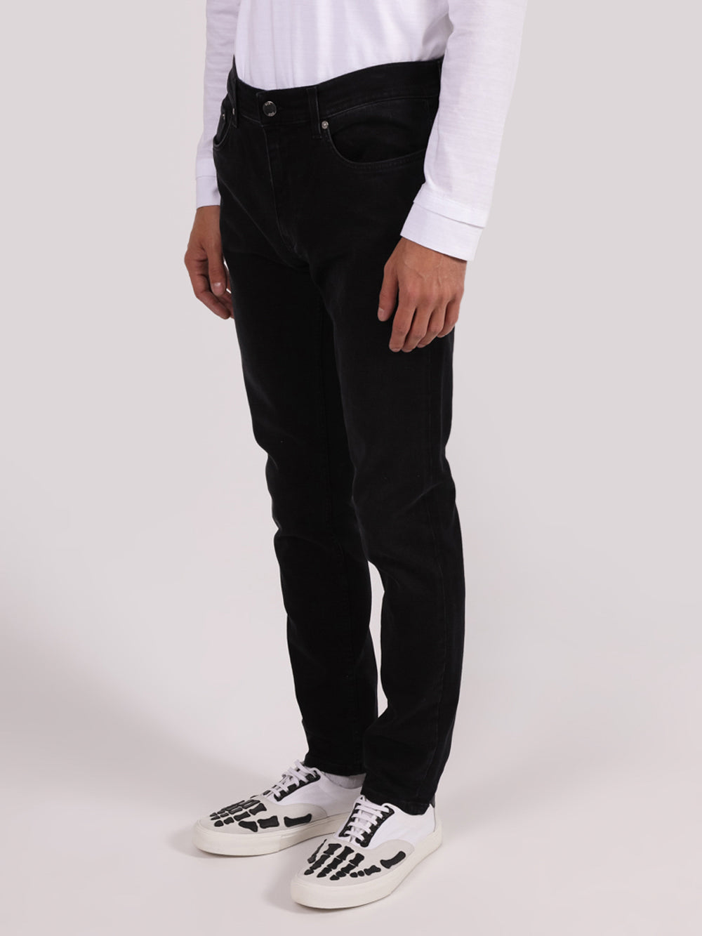 MJ25C119_F_03.jpg