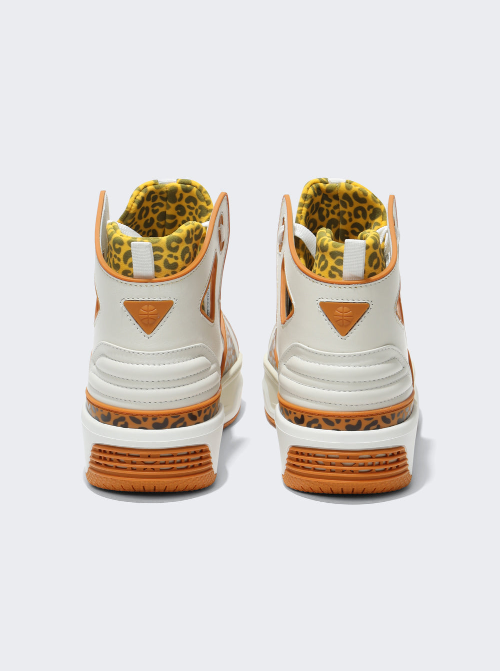 33JUSQ01S 22688_Leopard_03.jpg