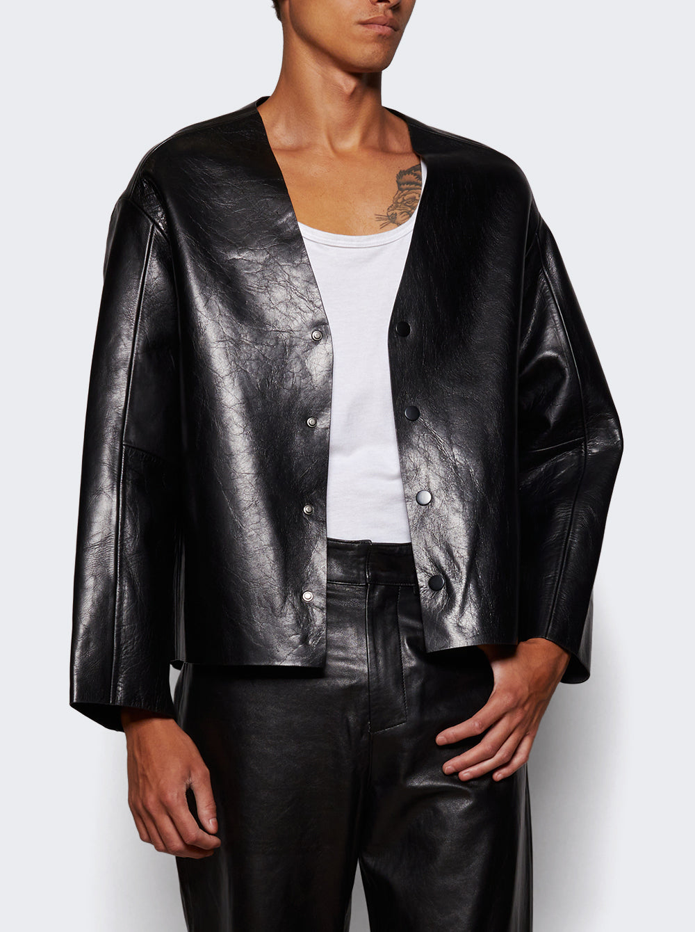 ESU-W25-13025-BL_Black_03.jpg