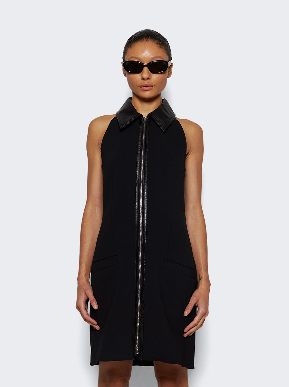 R2513024_Black_03.jpg