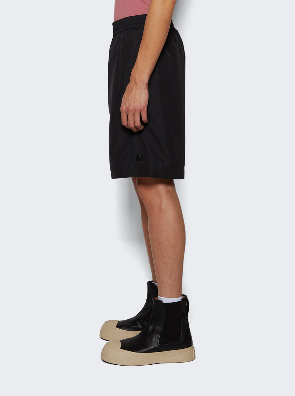 BM51G515L8001_Black_04.jpg