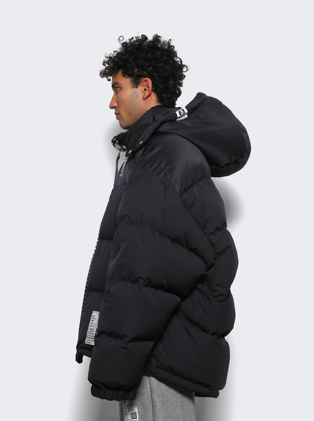J15BL141_Black_04.jpg