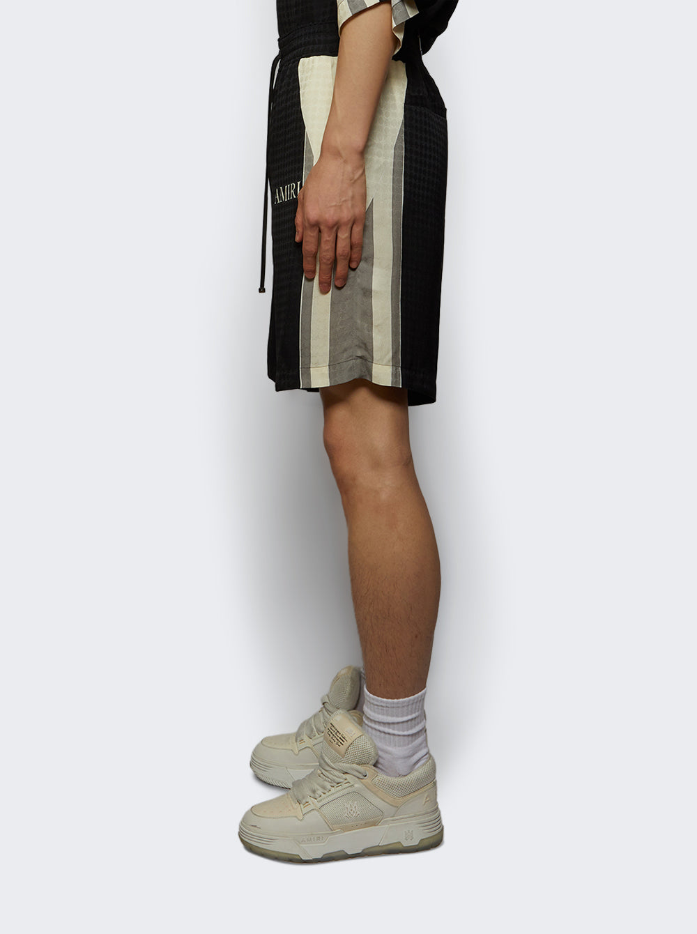 AMBMSO1023_Black_04.jpg