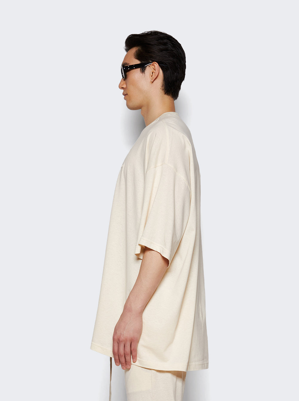 CM01D9229 CHJER_White_04.jpg