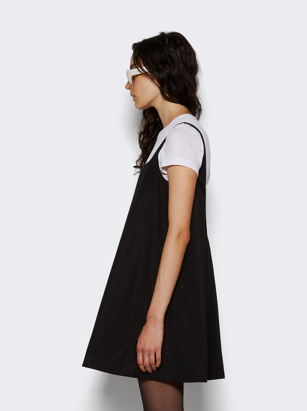 W5068R17_Black_04.jpg