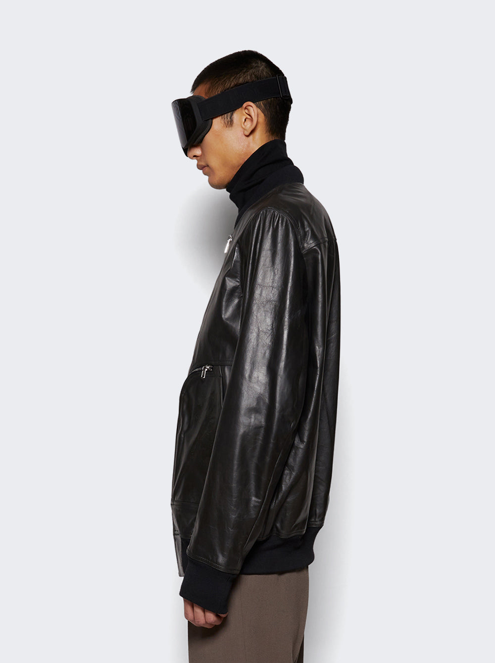 RU01E5771 LTP_Black_04.jpg