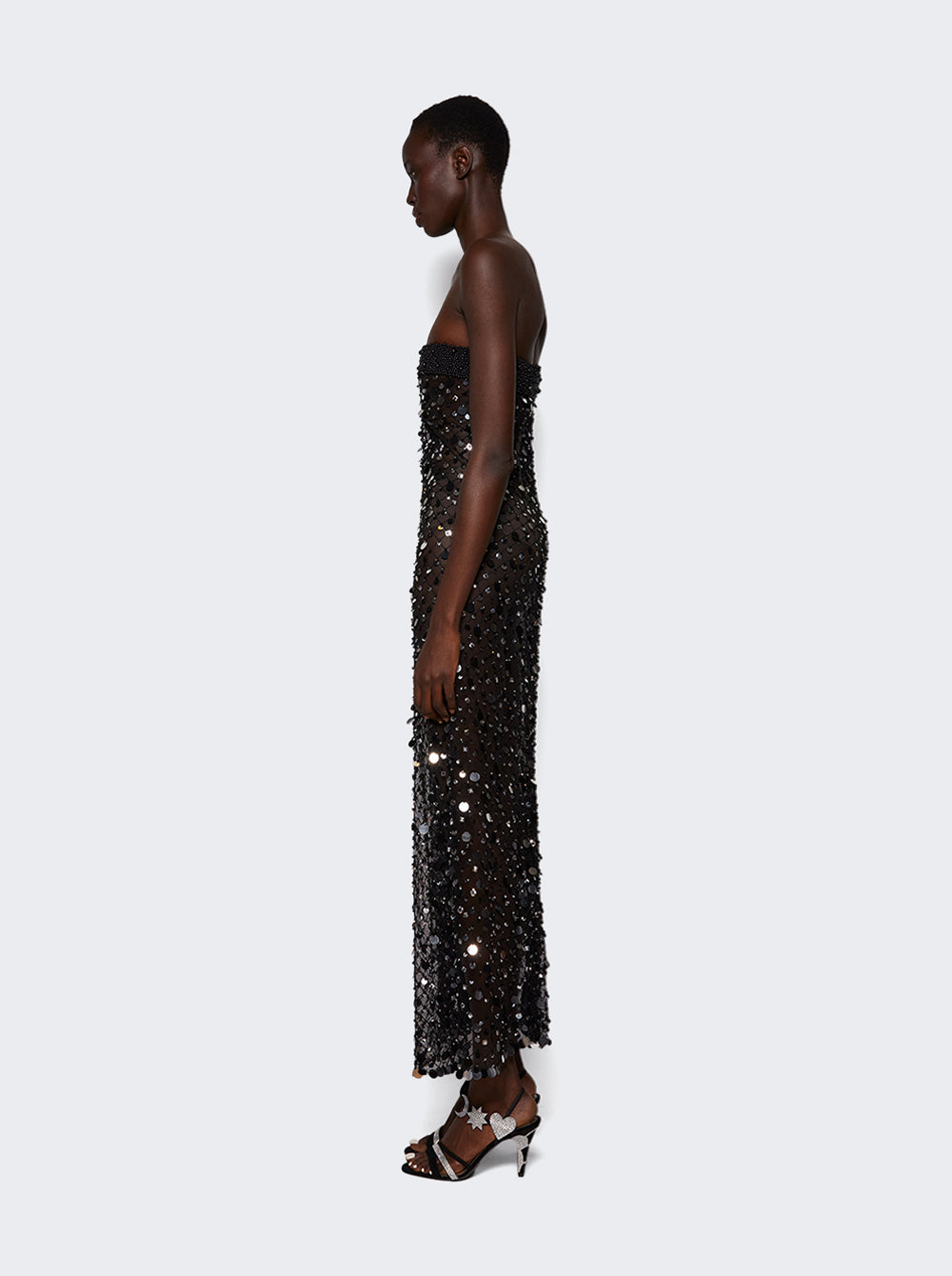 REAW24_05_Black_04.jpg
