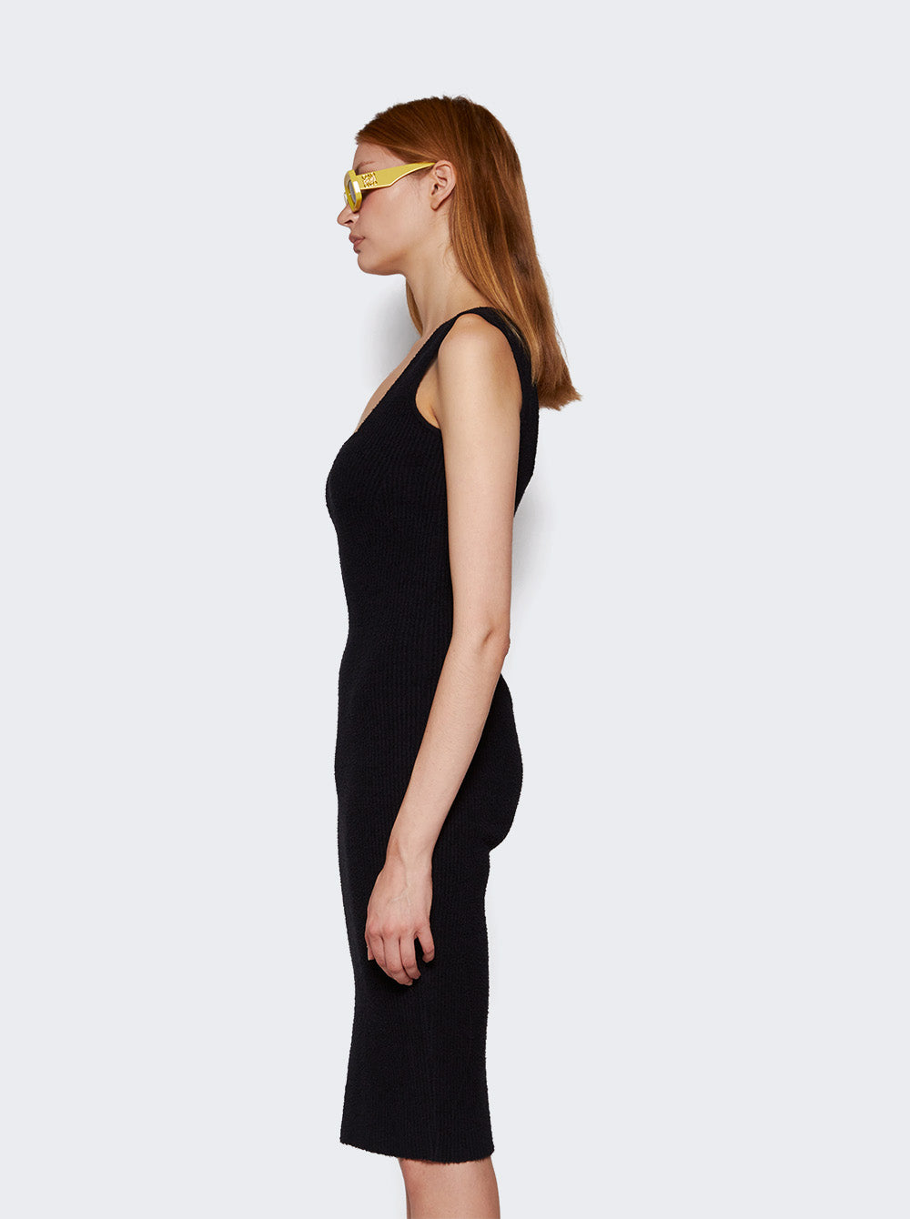 W5028R10_Black_04.jpg