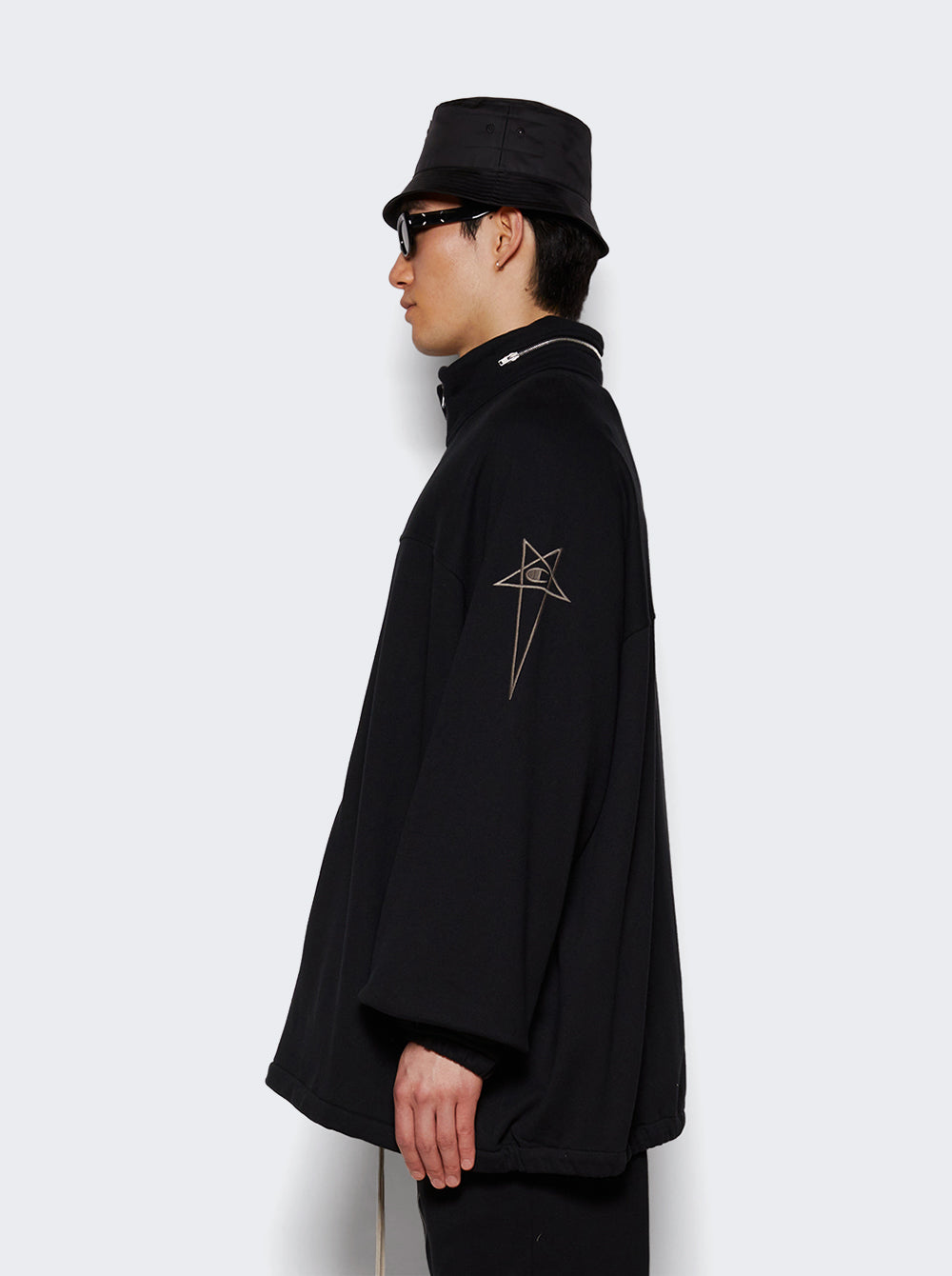 CM01D0467 CHFE_Black_04.jpg