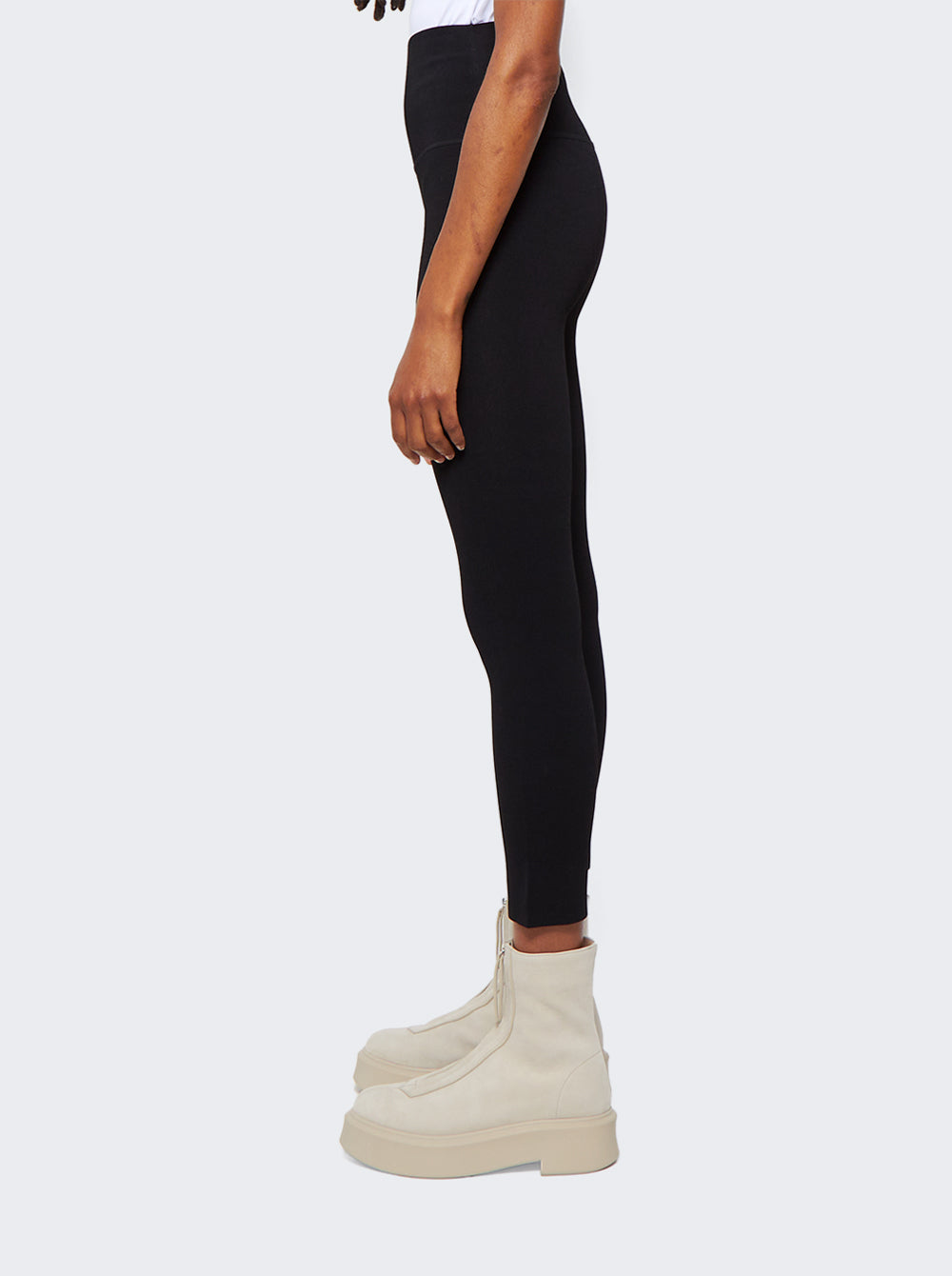 9012400 K400_Black_04.jpg