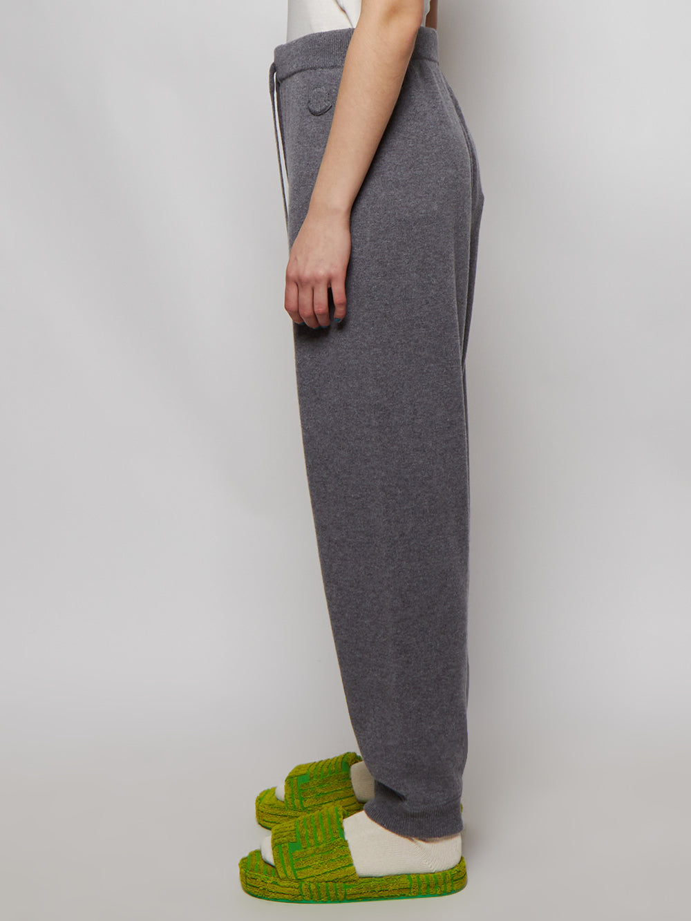 9L000-03 M1550_Grey_04.jpg