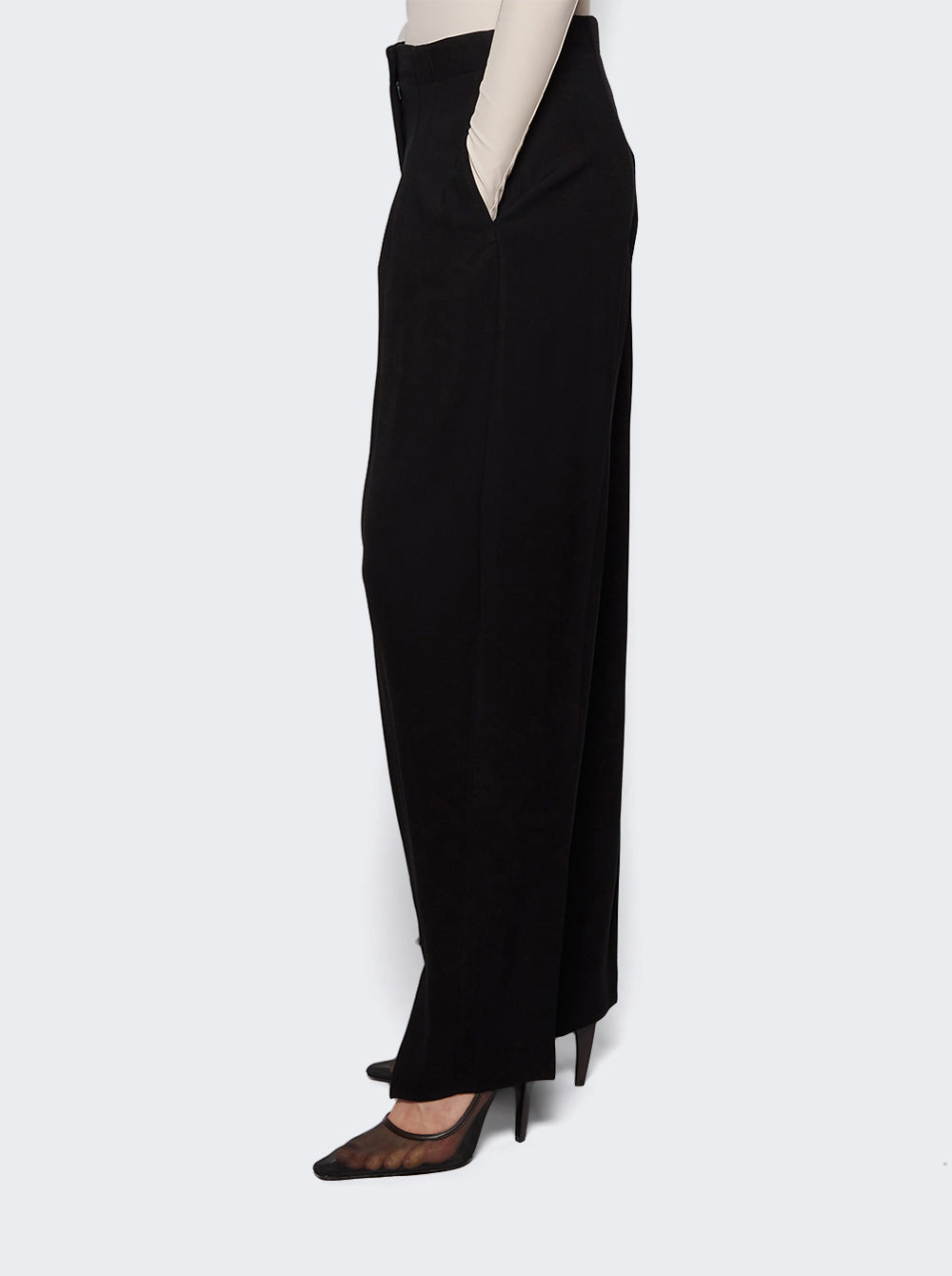 25F1PA0448196_Black_04.jpg
