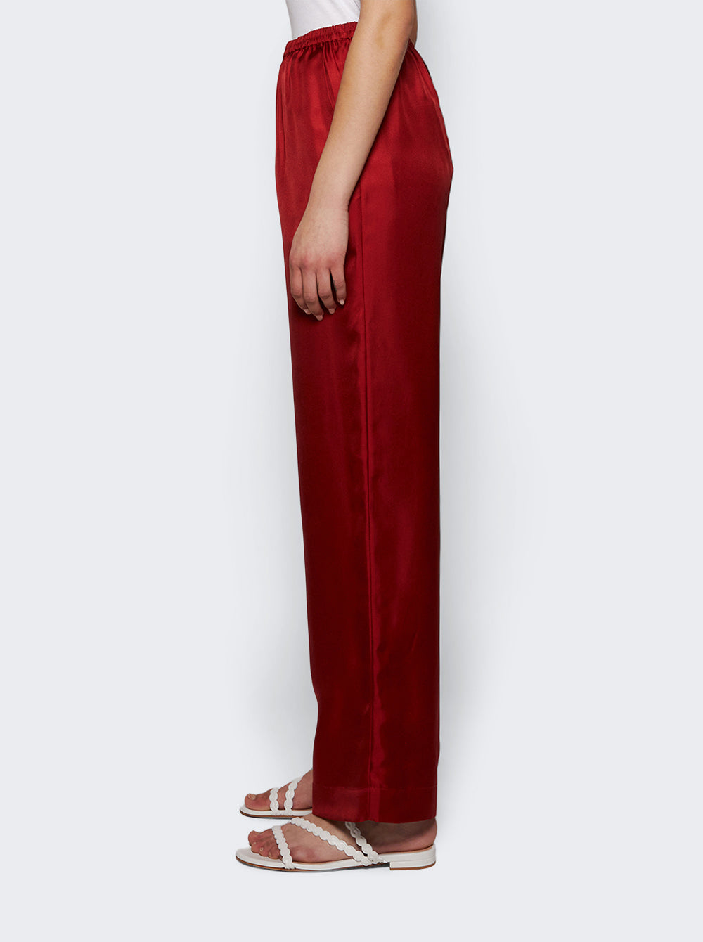ALERA_Red_04.jpg
