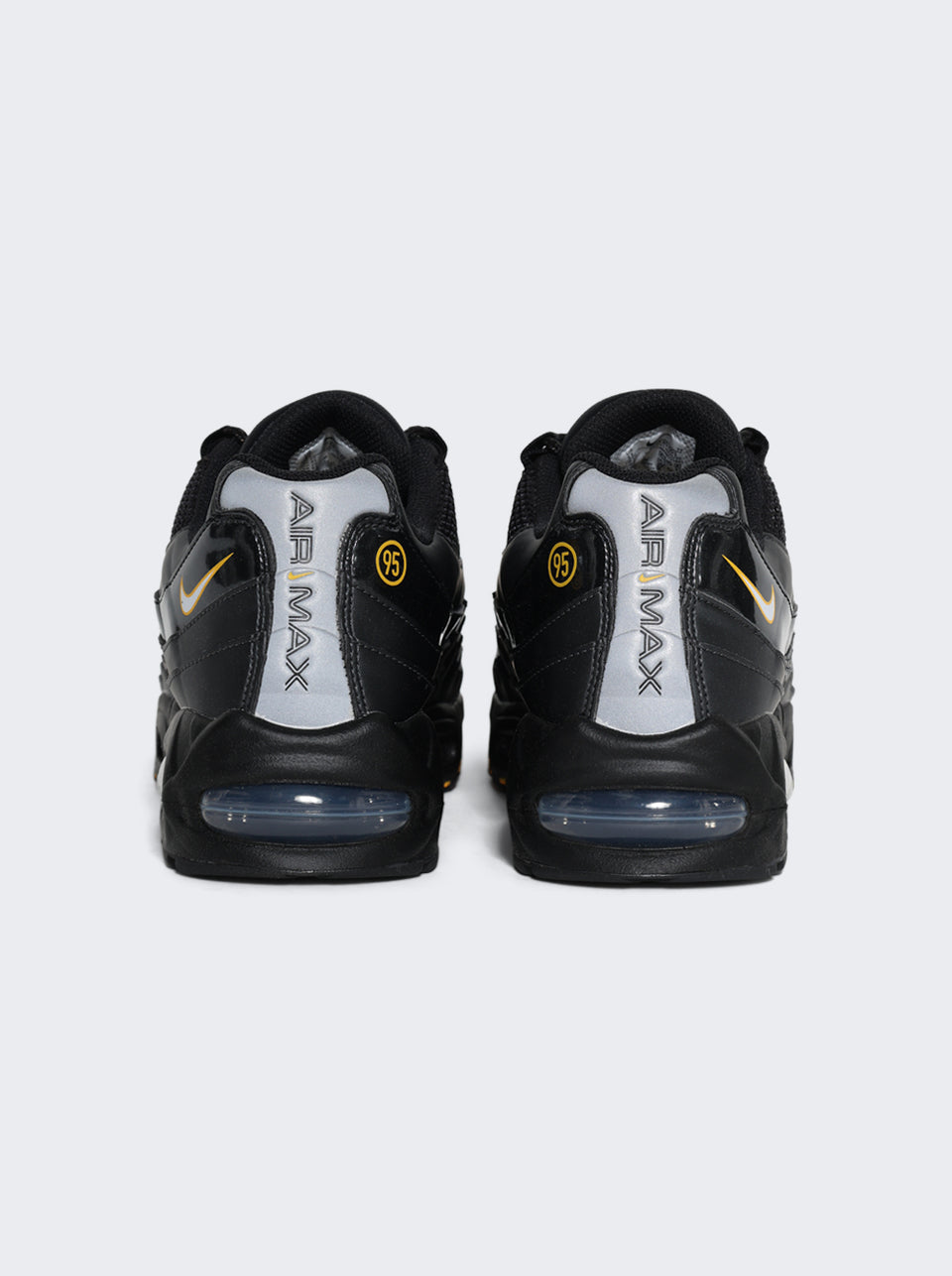 IB6830-001_Black_04.jpg