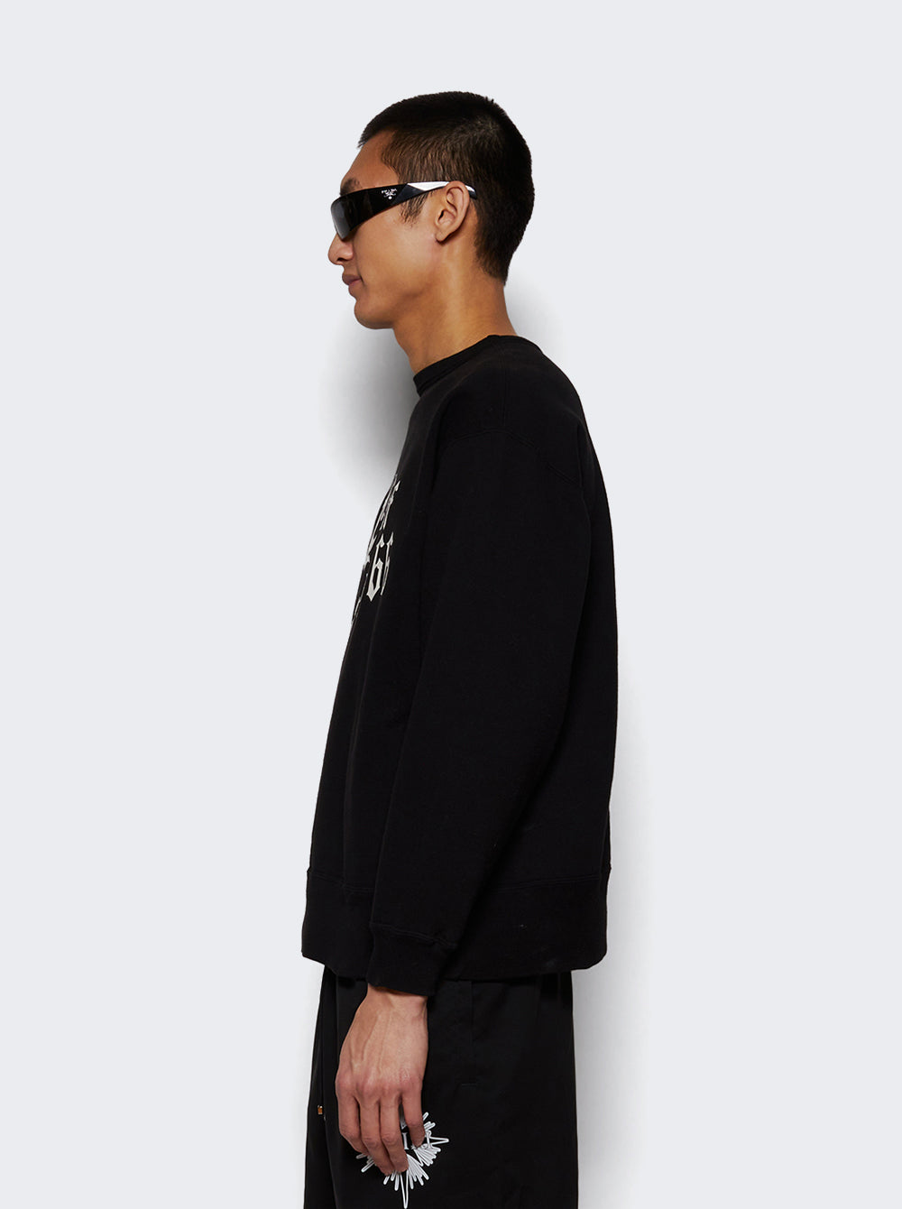 SM-HR8-0000-043_Black_04.jpg