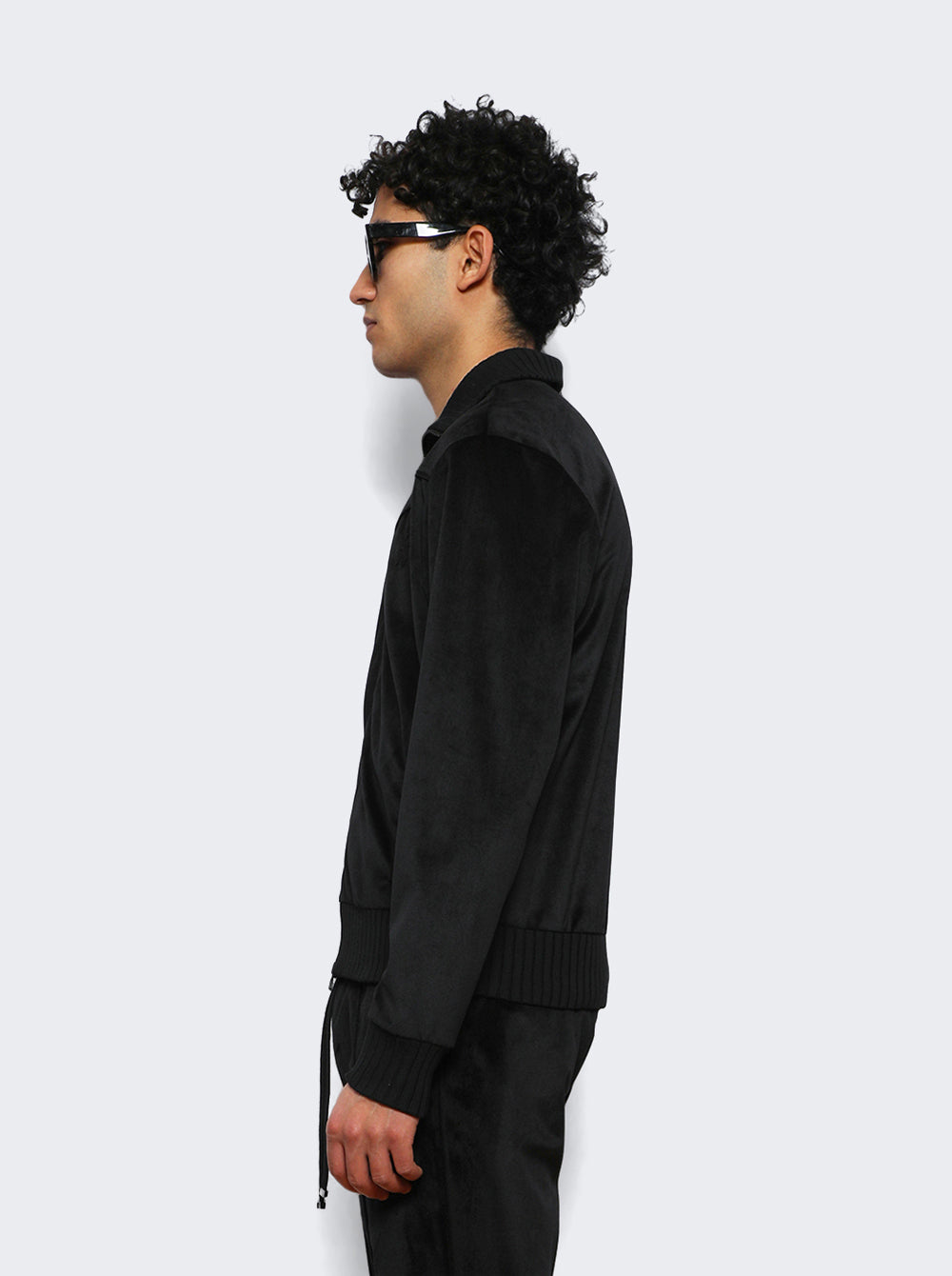 AMOUTJ1013_Black_04.jpg