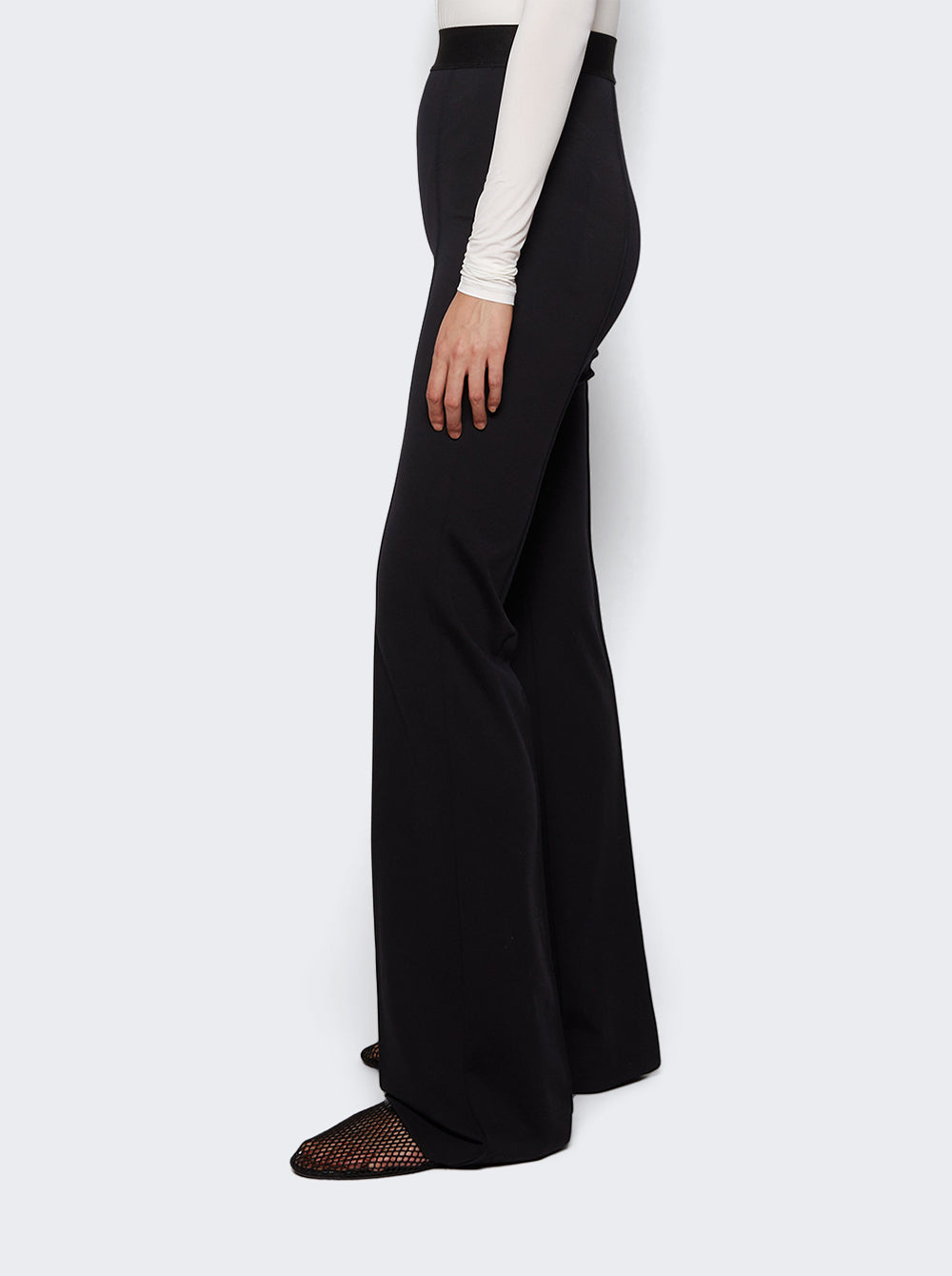 W2215R18JE_Black_04.jpg
