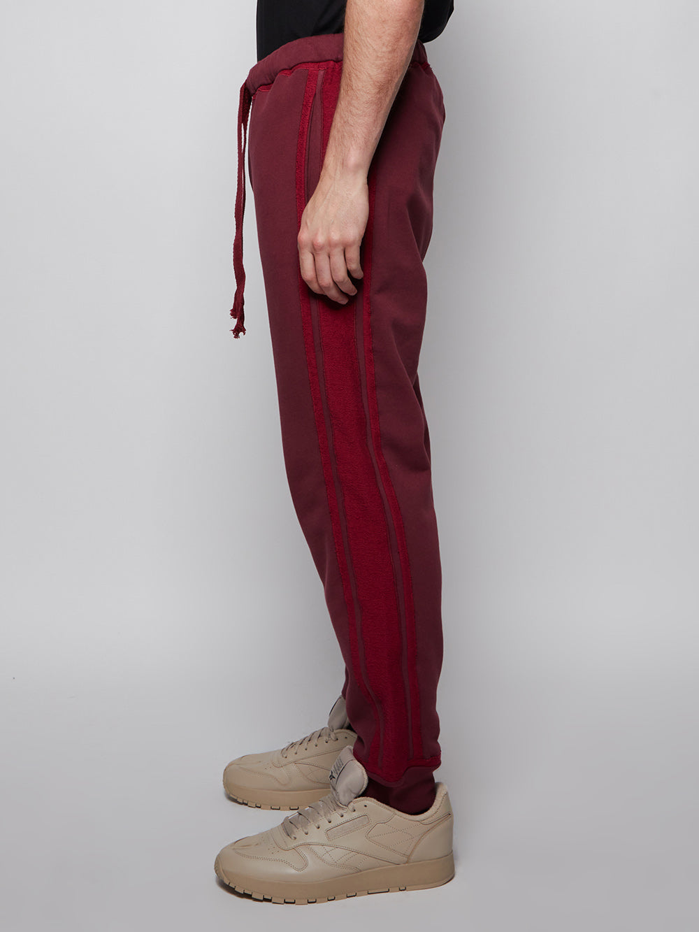 H526Y27X01_Burgundy_04.jpg
