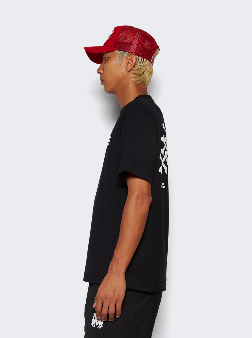 AMJYTE1075_Black_04.jpg