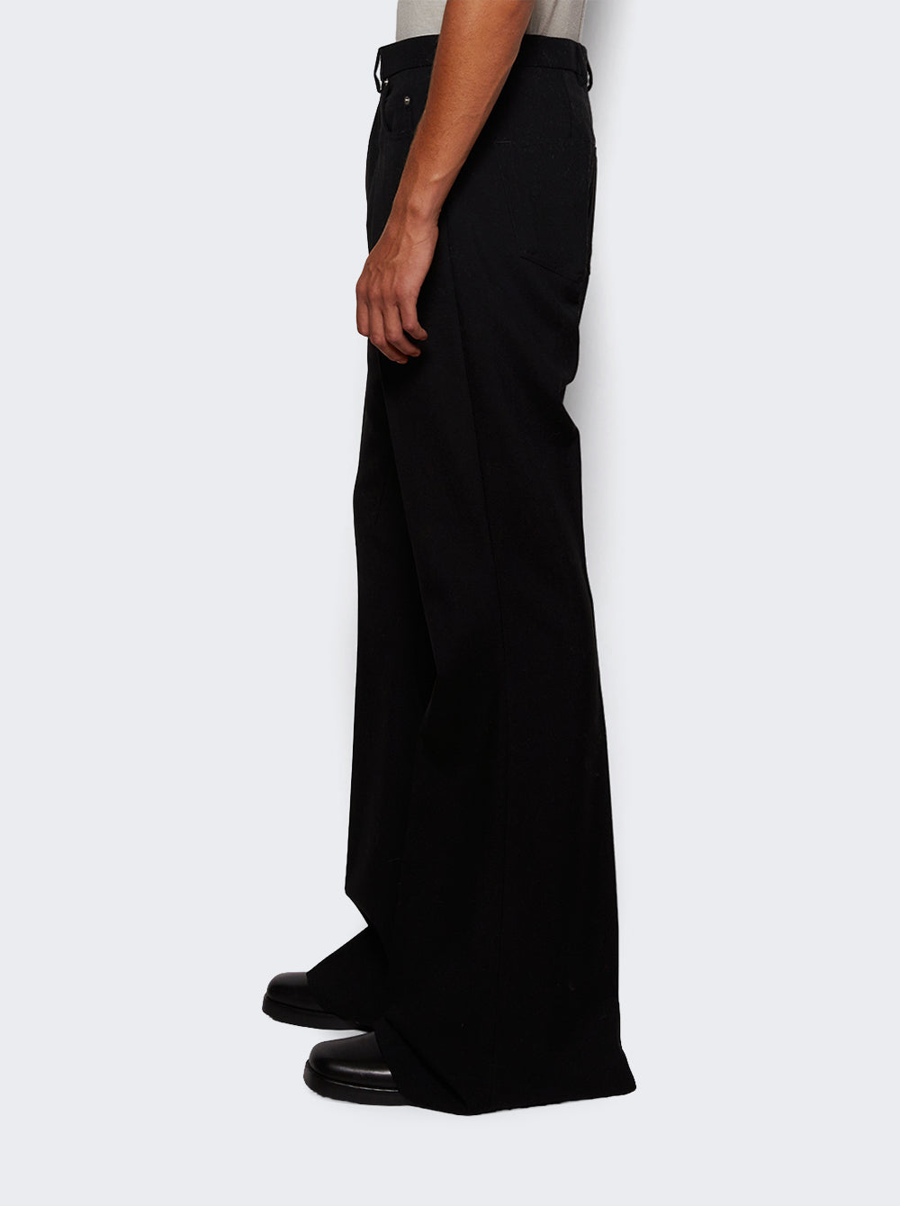 RU02E1365 WGP_Black_04.jpg