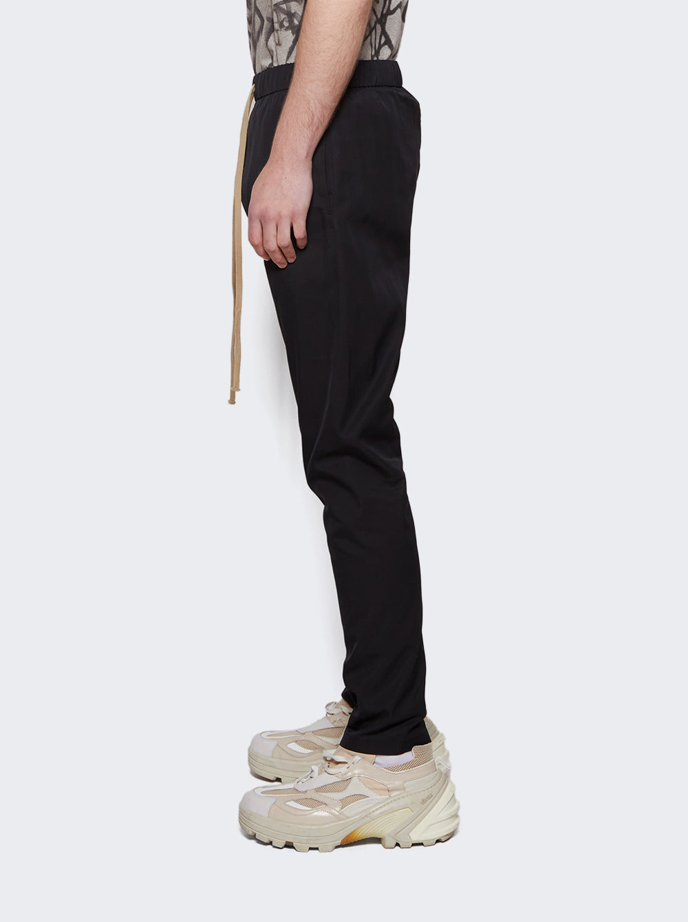 FGE40-016 WNY_Black_04.jpg