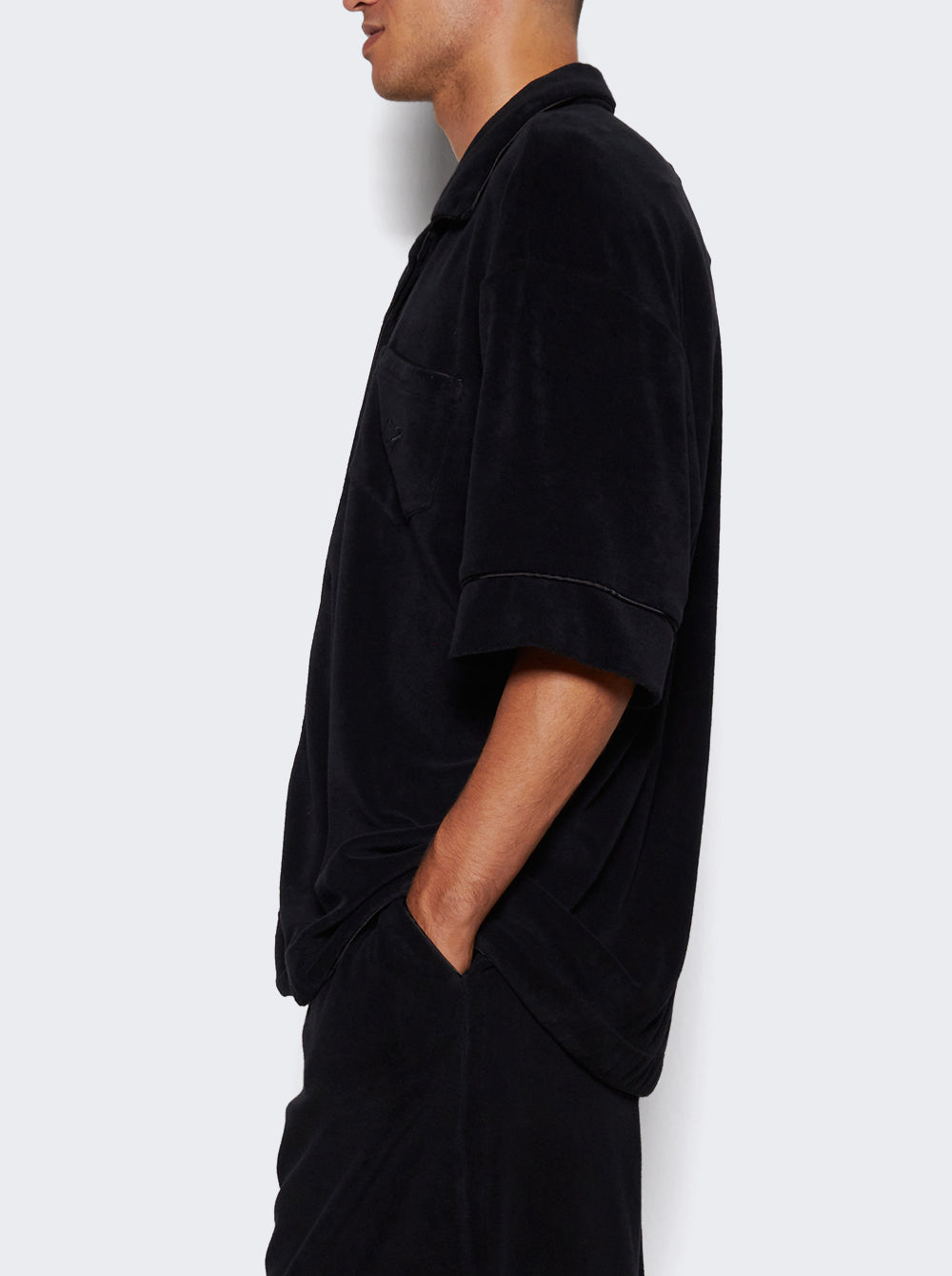 UH76SH500B_Black_04.jpg