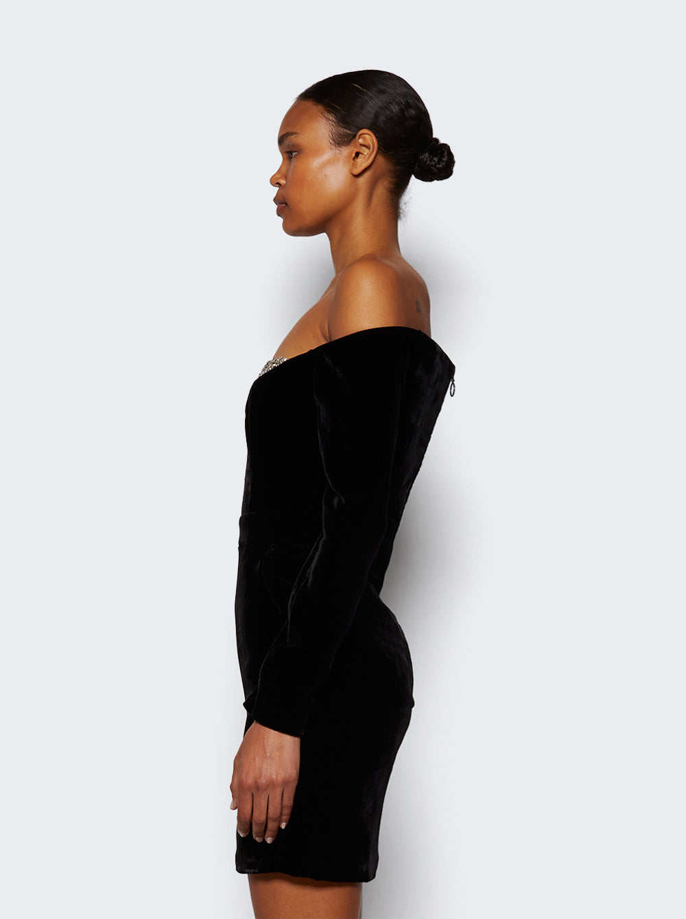 NA00100700587_Black_04.jpg