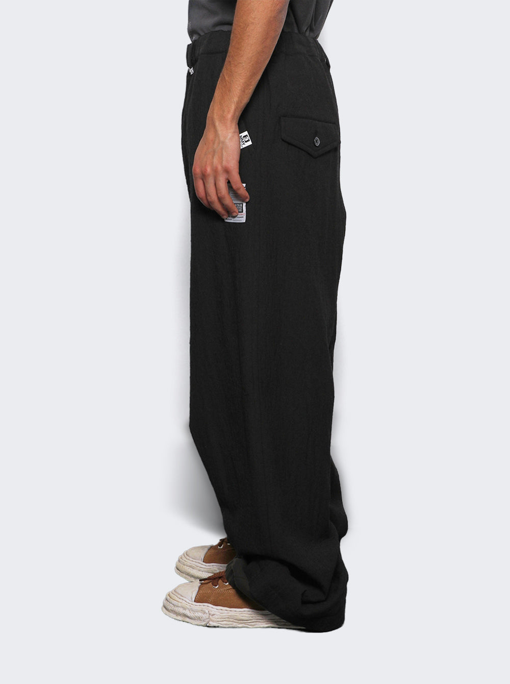 J15PT132_Black_04.jpg