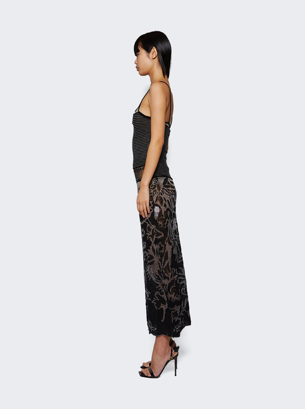 REAW24_19_Black_04.jpg