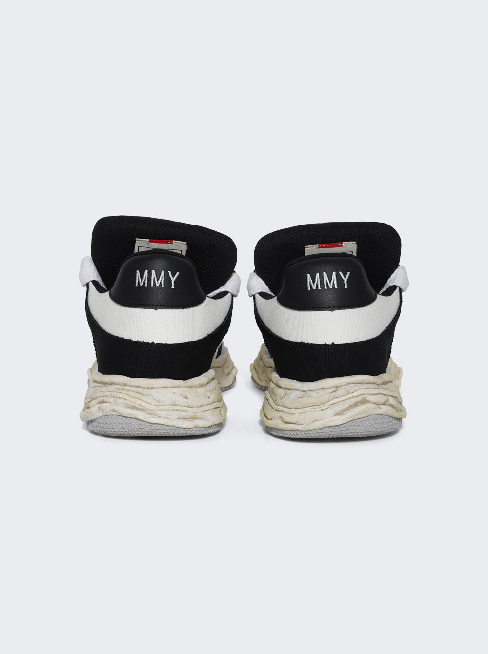 LOW TOP SNEAKERS A13FW725_BLACK AND WHITE_04.jpg