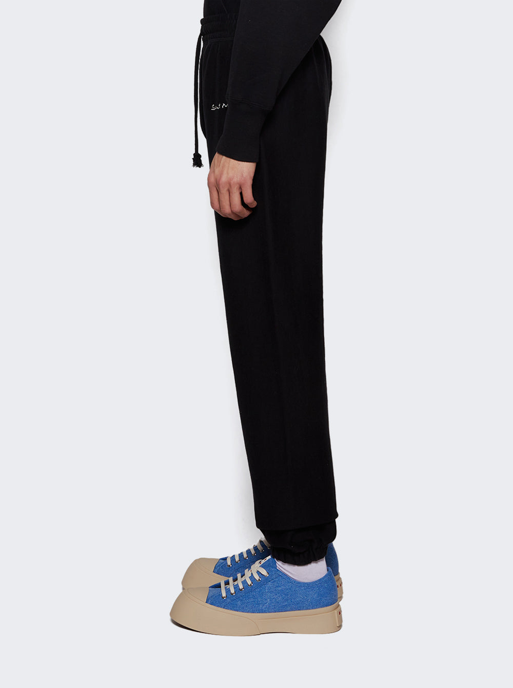 SM-YS1-0000-050_Black_04.jpg