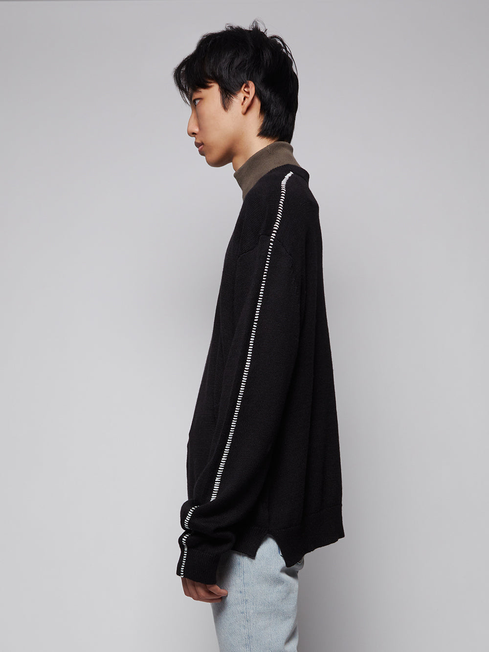 MO05R1_Black_04.jpg