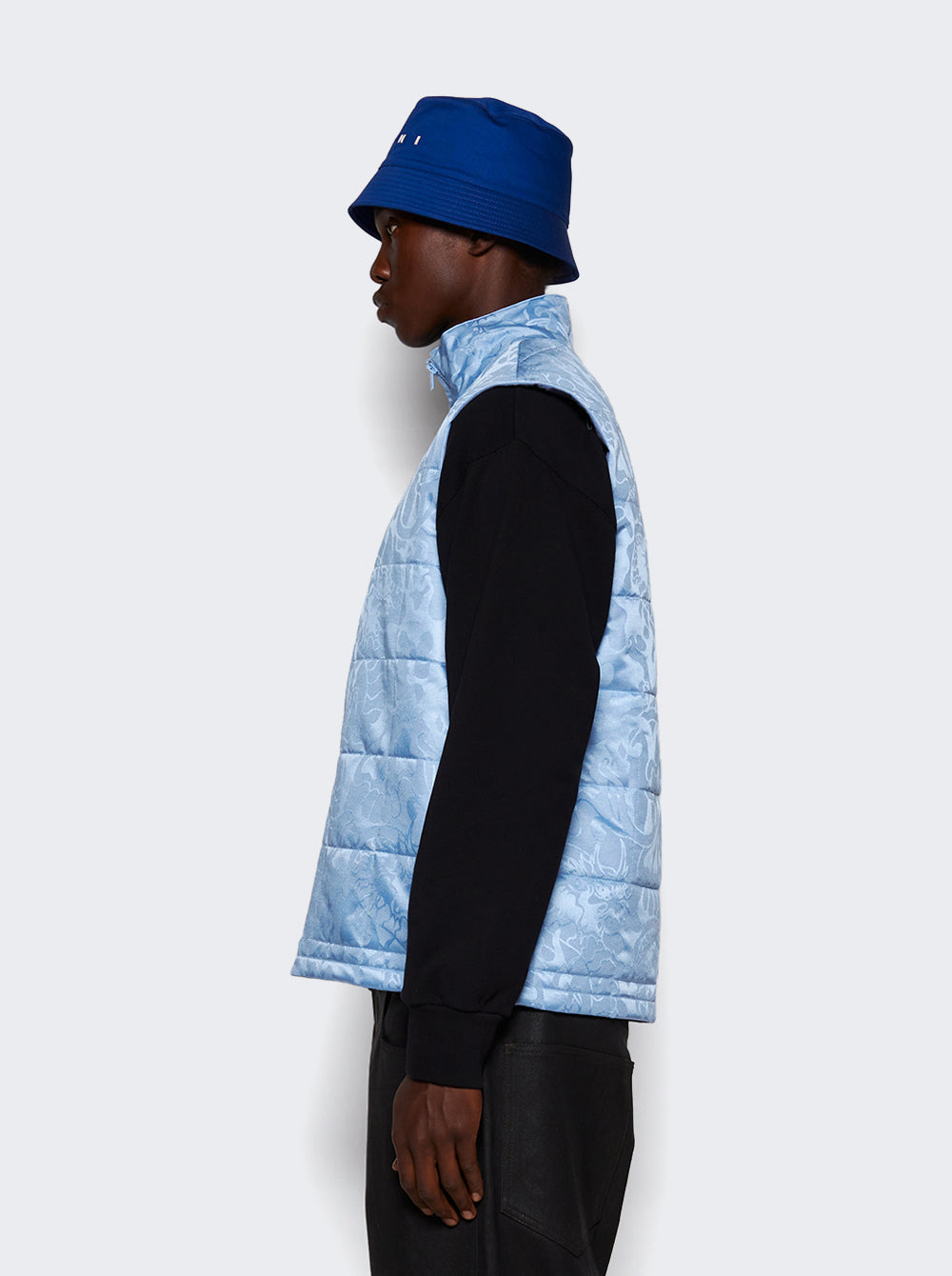 DE-JCV-AH_Blue_04.jpg