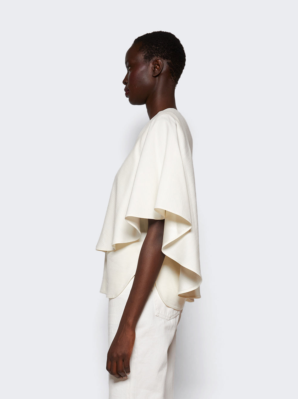 ARONA_White_04.jpg