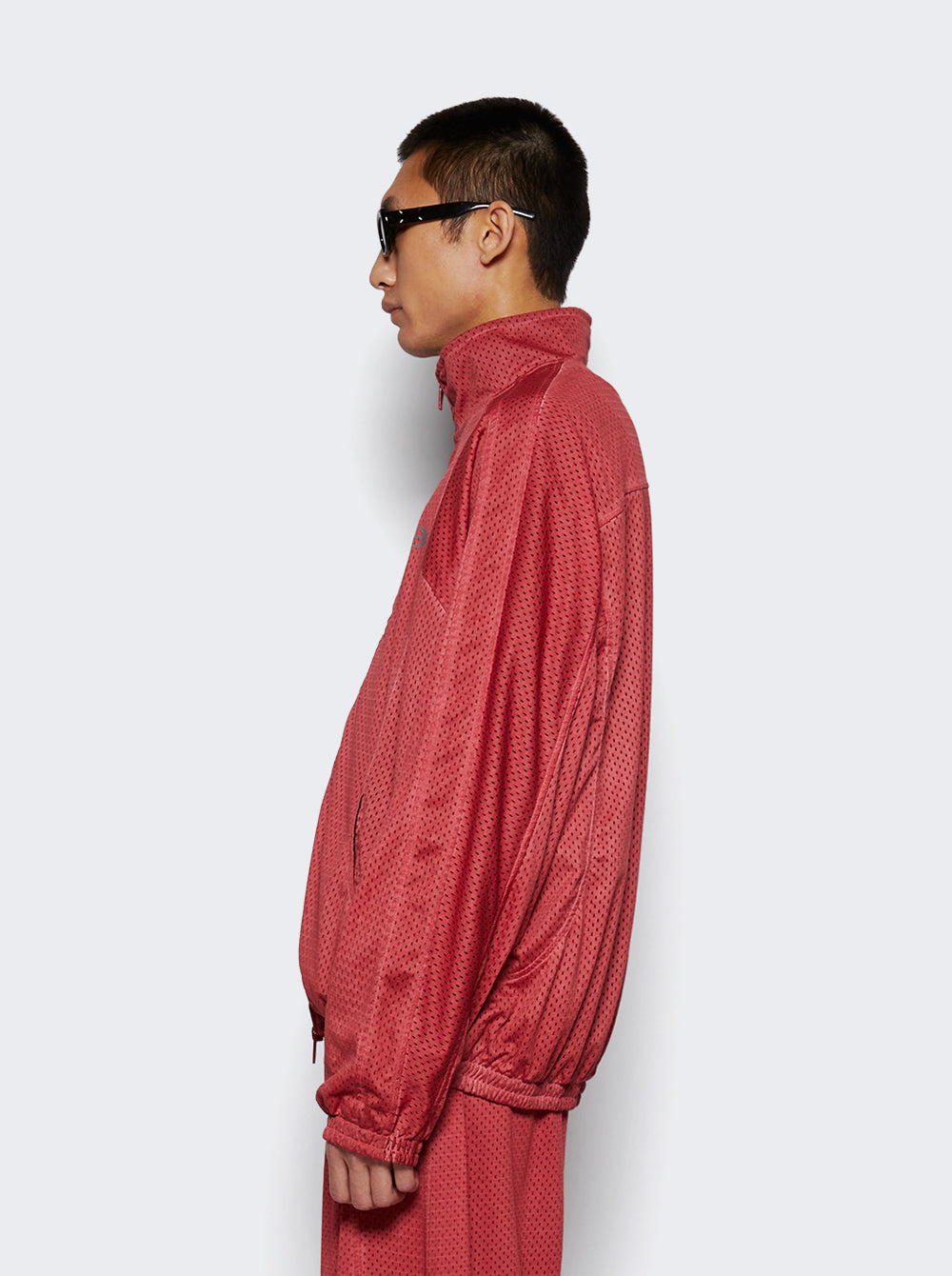 UCC1252058_Red_04.jpg