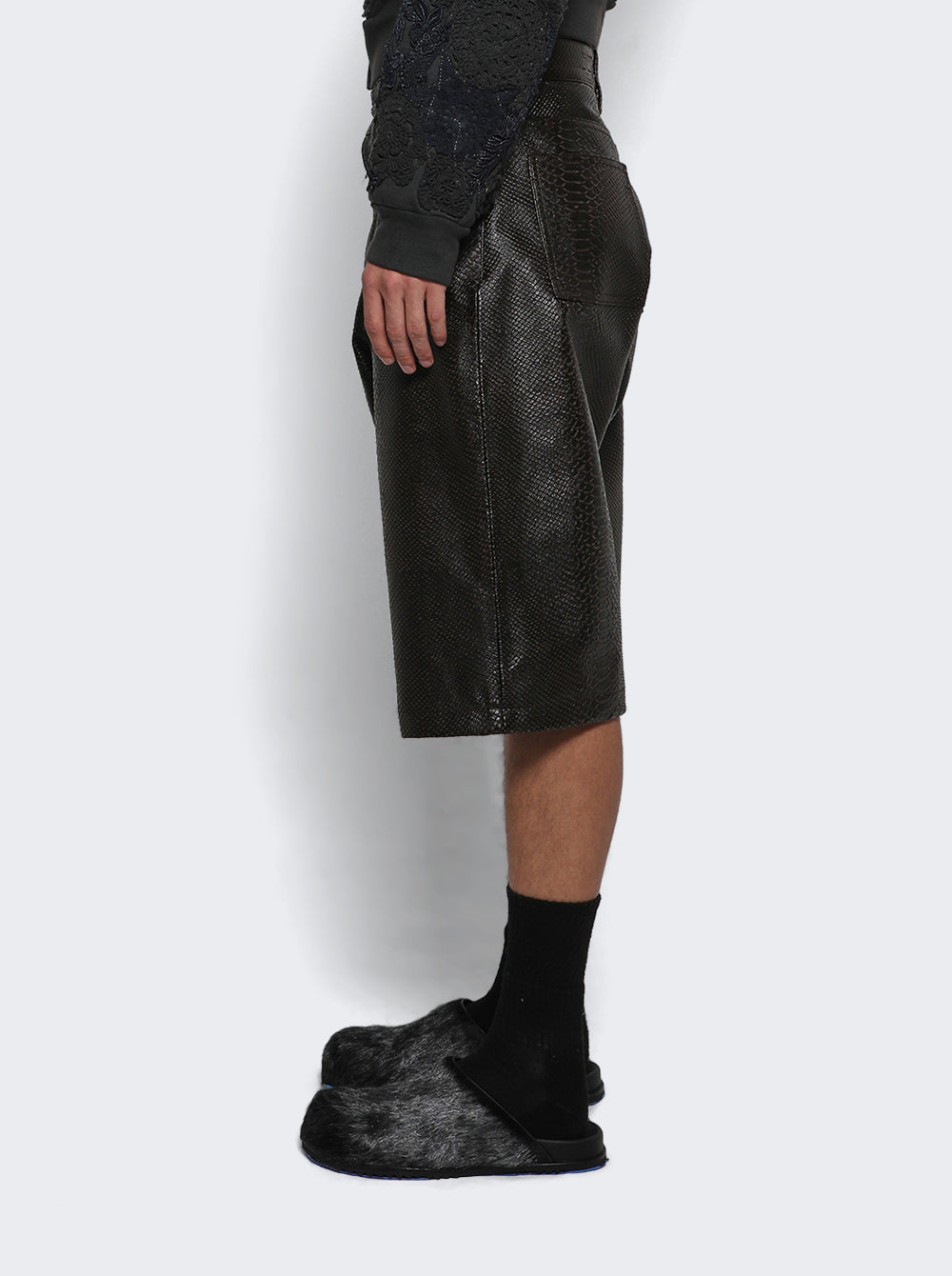 Gravel Short_Black_04.jpg