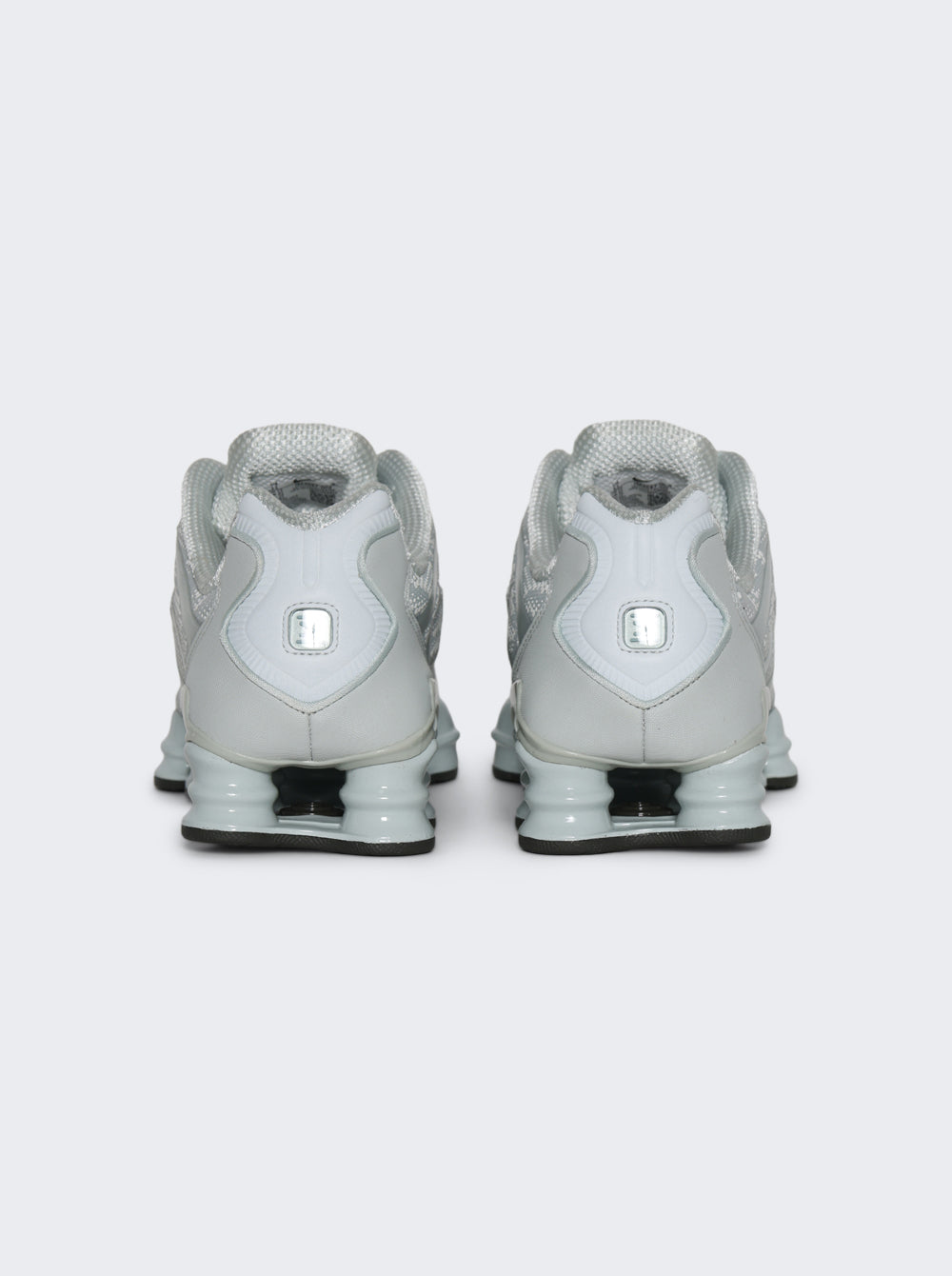 IM4687-002_Silver_04.jpg