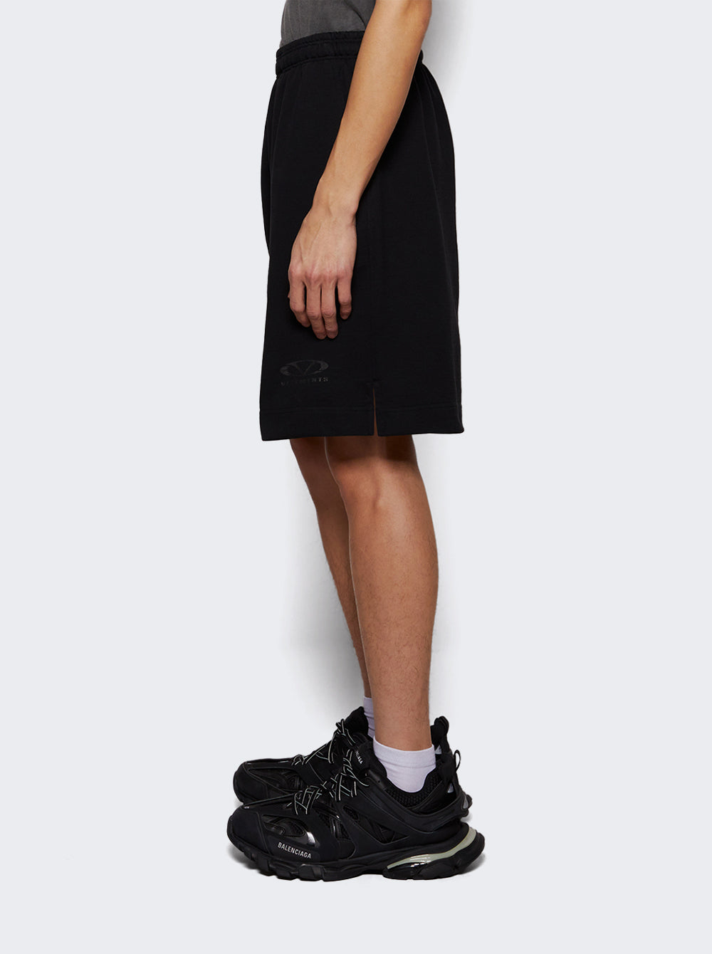 UA66SS600BB_Black_04.jpg