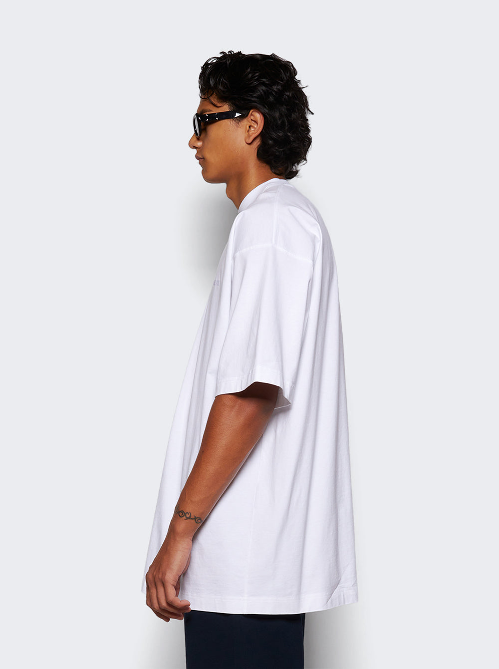 UA66TR765W_White_04.jpg